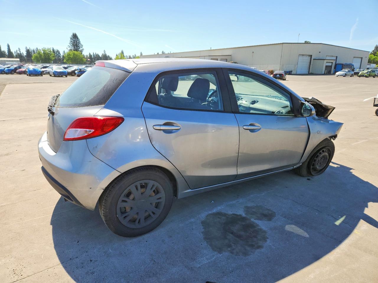 2014 Mazda Mazda2 Sport Silver vin: JM1DE1KZXE0188313