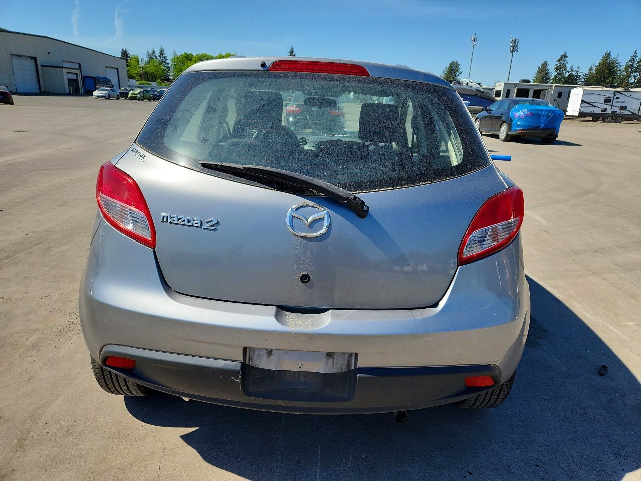2014 Mazda Mazda2 Sport Silver vin: JM1DE1KZXE0188313