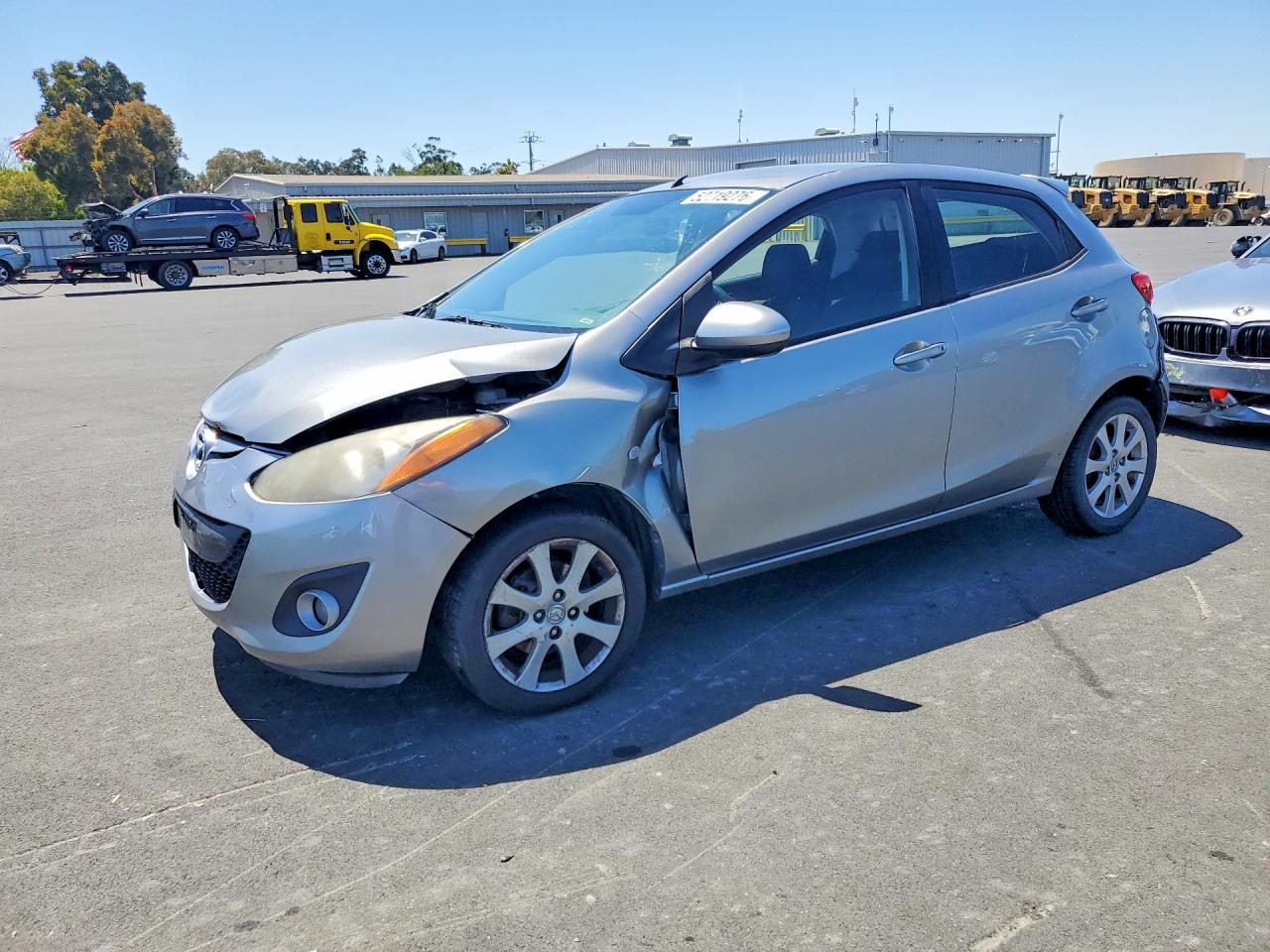 2012 Mazda Mazda2 Silver vin: JM1DE1LY1C0140654