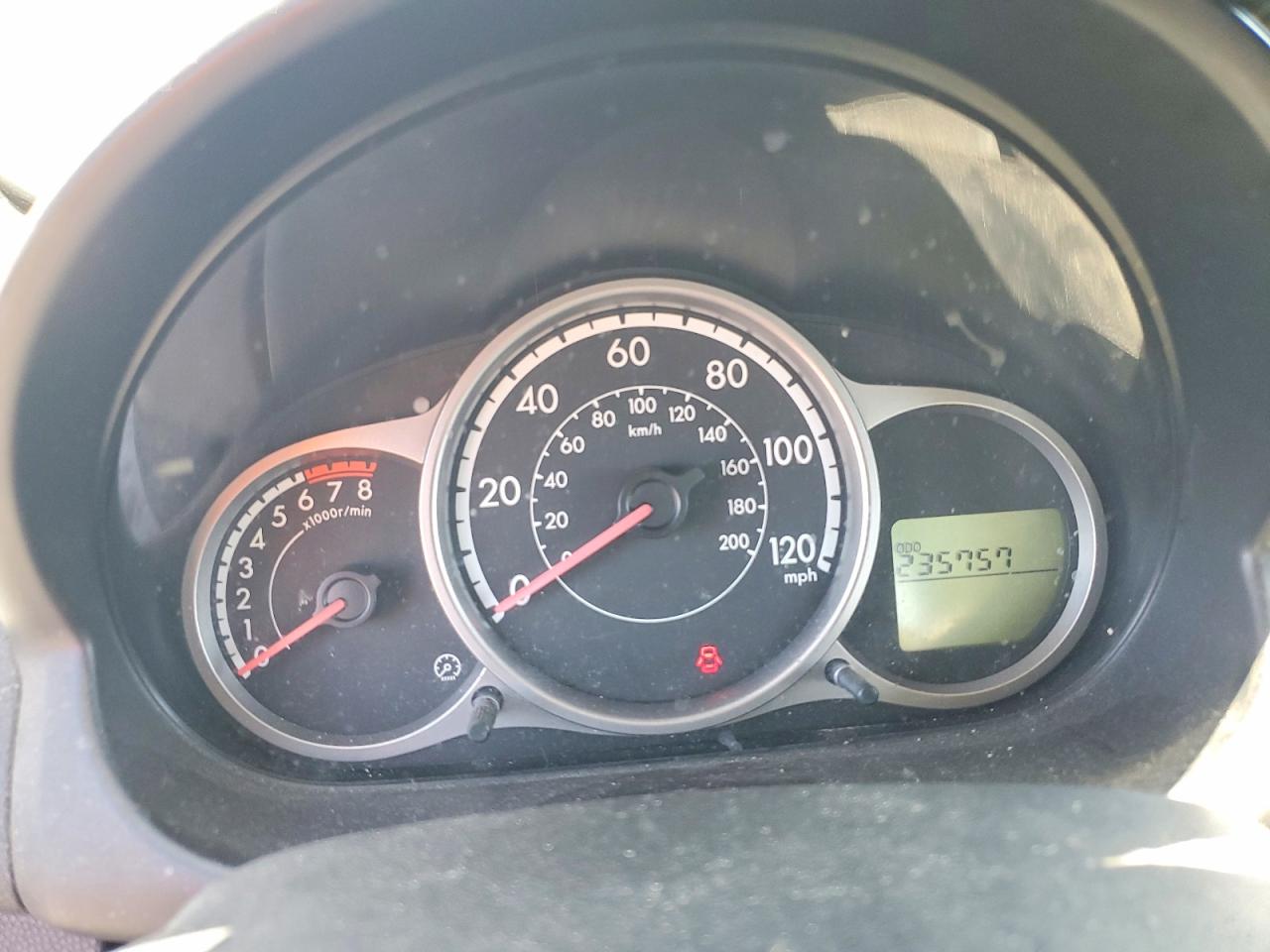 2012 Mazda Mazda2 Silver vin: JM1DE1LY1C0140654