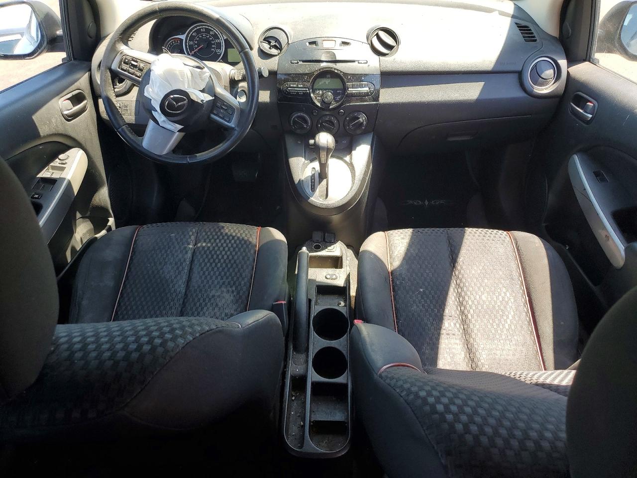 2012 Mazda Mazda2 Silver vin: JM1DE1LY1C0140654