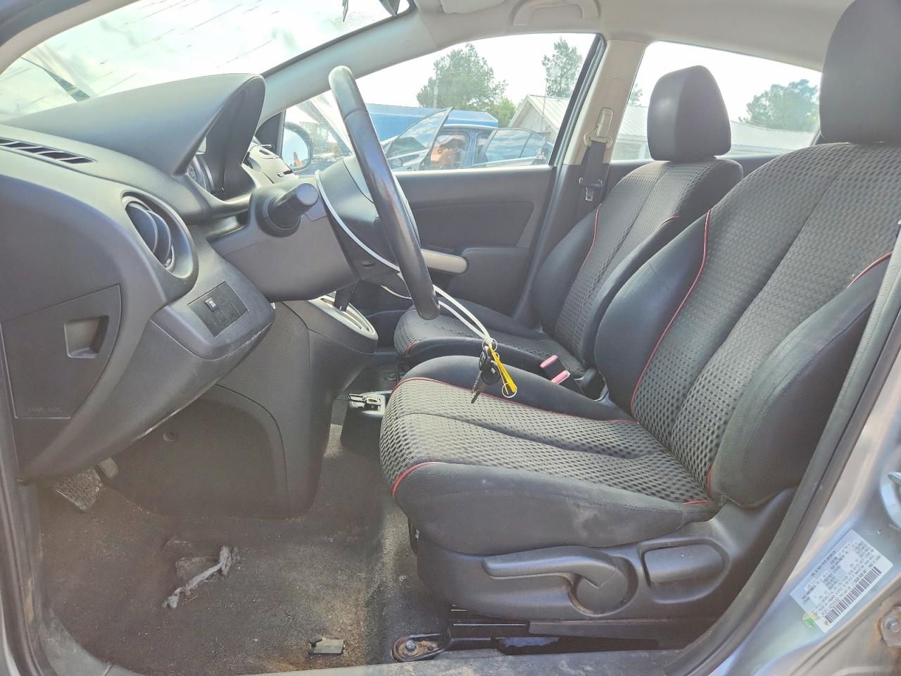 2013 Mazda Mazda2 Серебряный vin: JM1DE1LY4D0161662