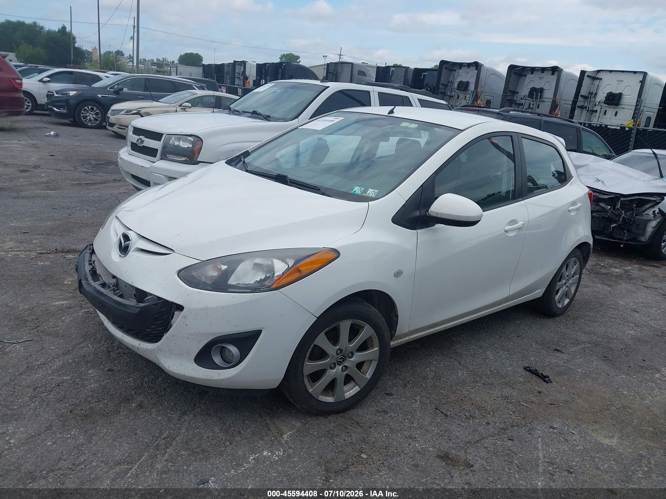 2013 Mazda Mazda2 Touring White vin: JM1DE1LY5D0161427