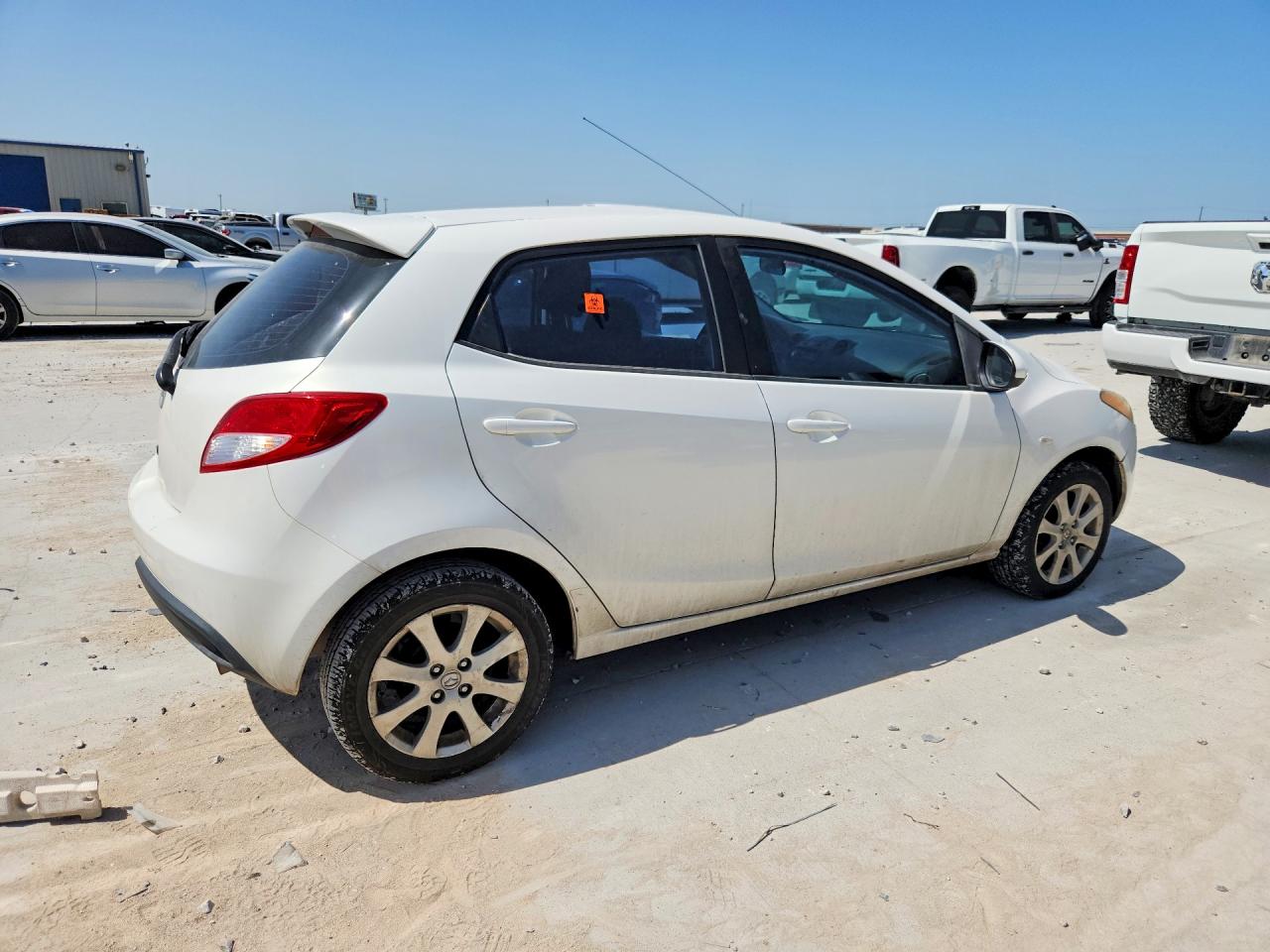 2012 Mazda Mazda2 White vin: JM1DE1LY7C0133336