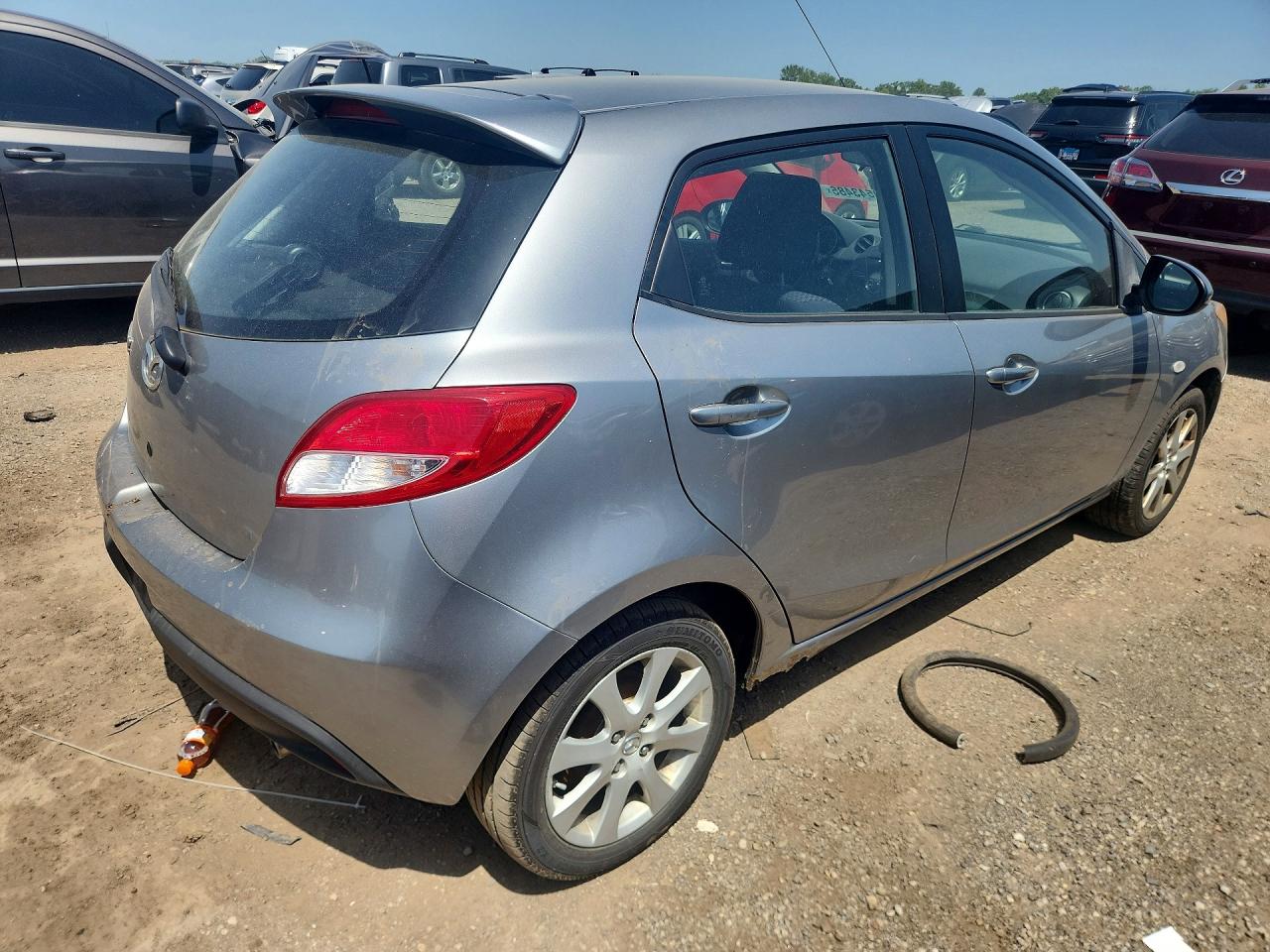 2012 Mazda Mazda2 Silver vin: JM1DE1LY8C0146287