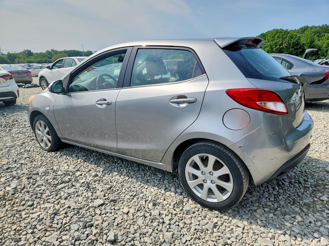 2012 Mazda Mazda2 Silver vin: JM1DE1LYXC0135257