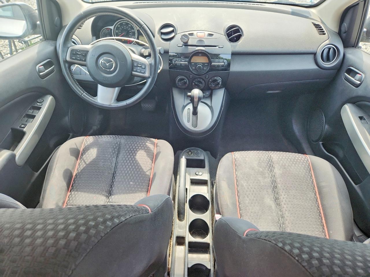 2012 Mazda Mazda2 Silver vin: JM1DE1LYXC0135257