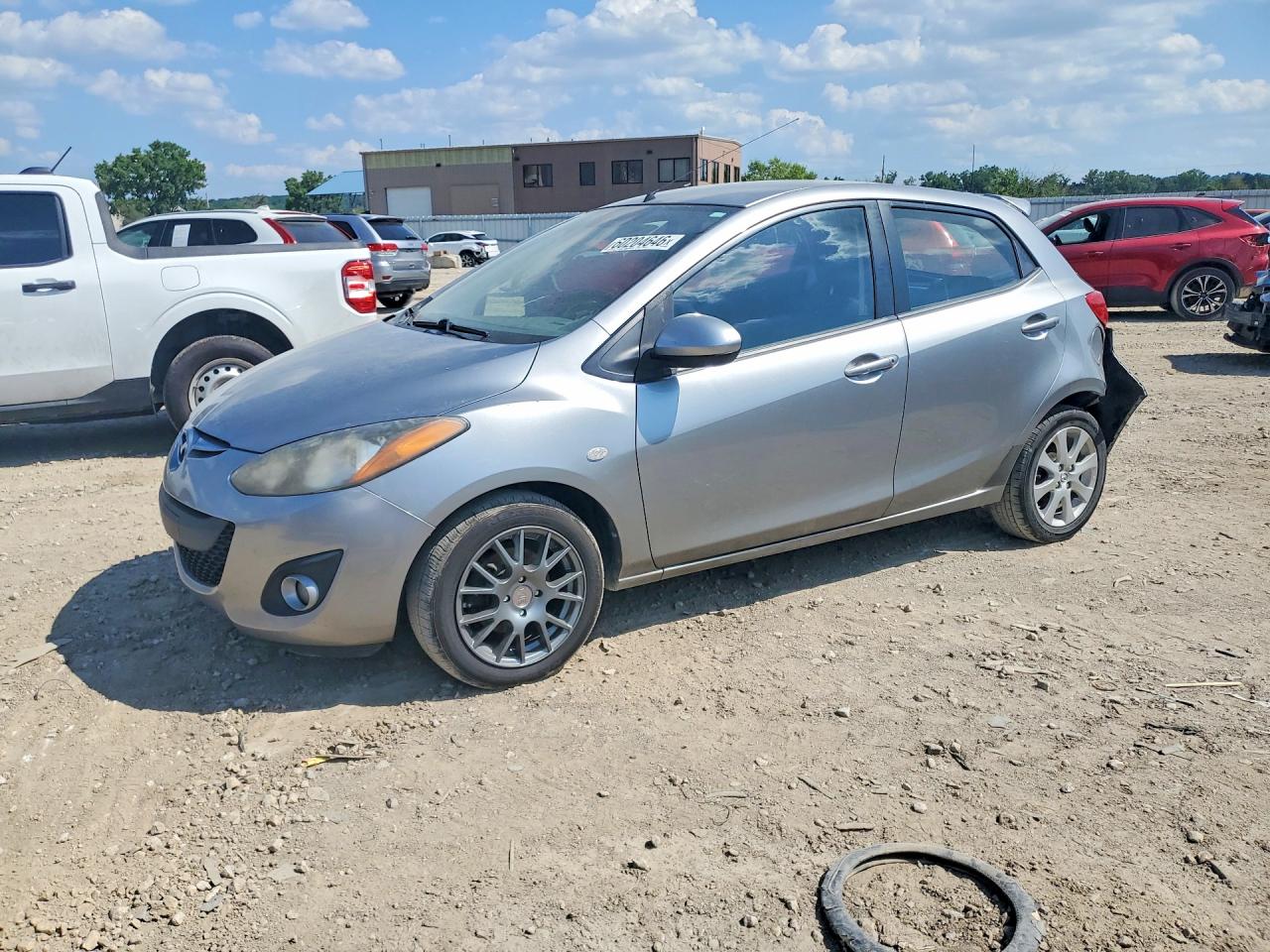 2012 Mazda Mazda2 Серебряный vin: JM1DE1LYXC0136599