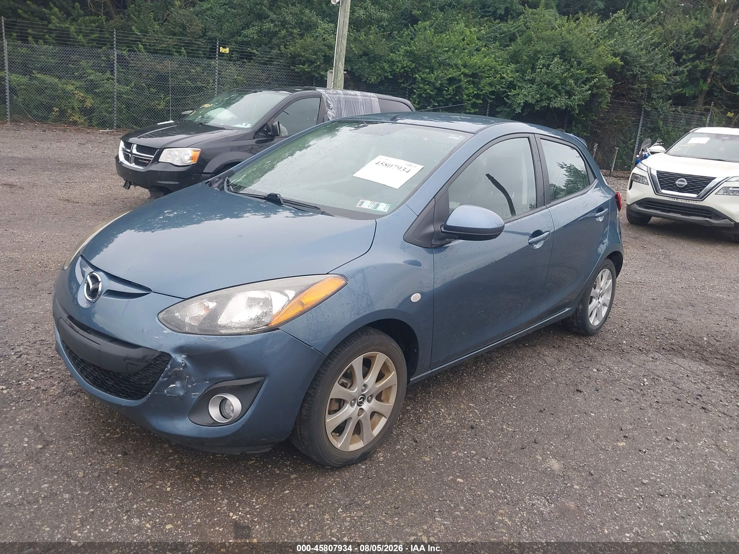 2014 Mazda Mazda2 Touring Blue vin: JM1DE1LZ1E0177862