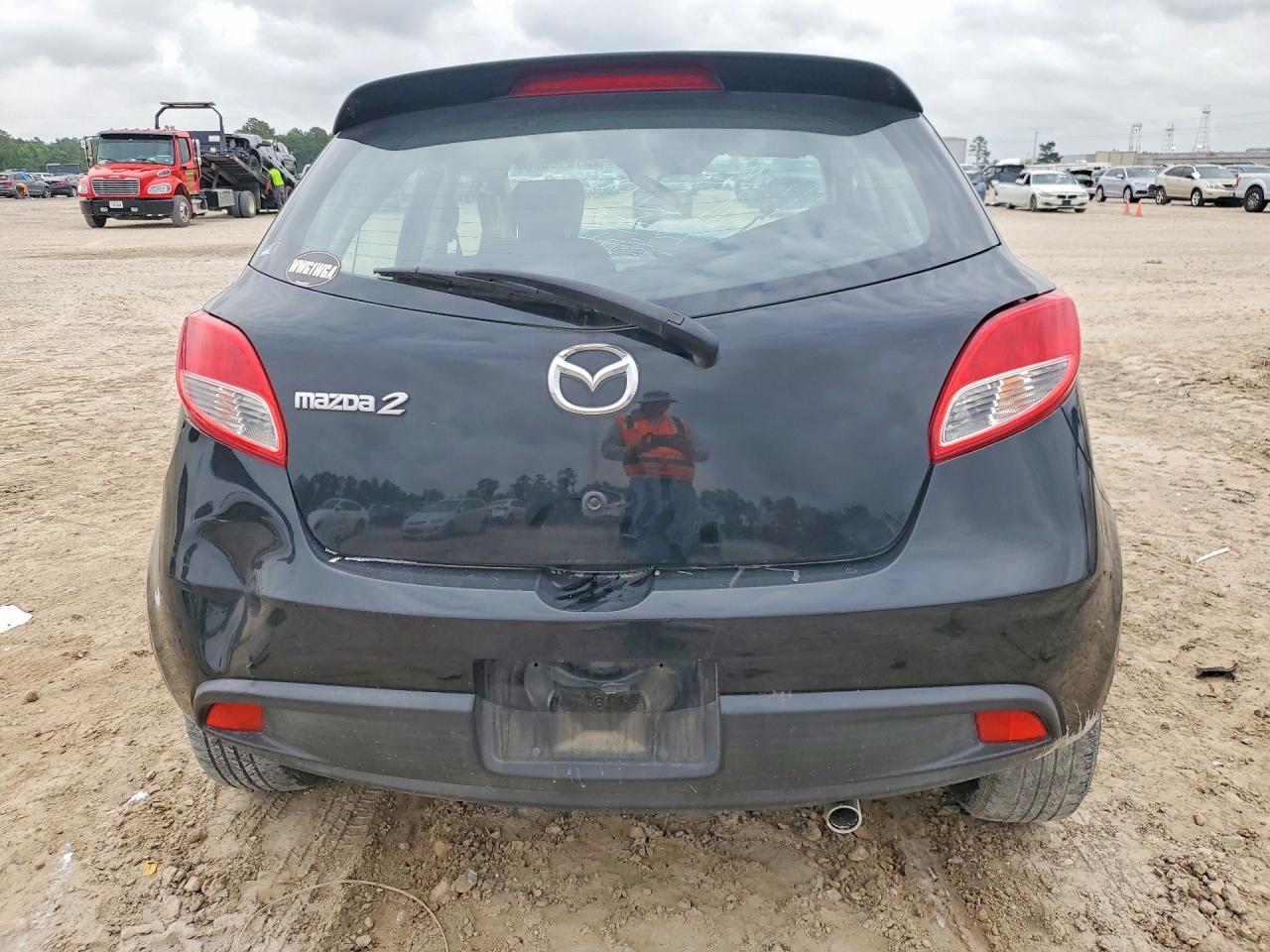 2012 Mazda Mazda2 Black vin: JM1DE1LZ7C0140425