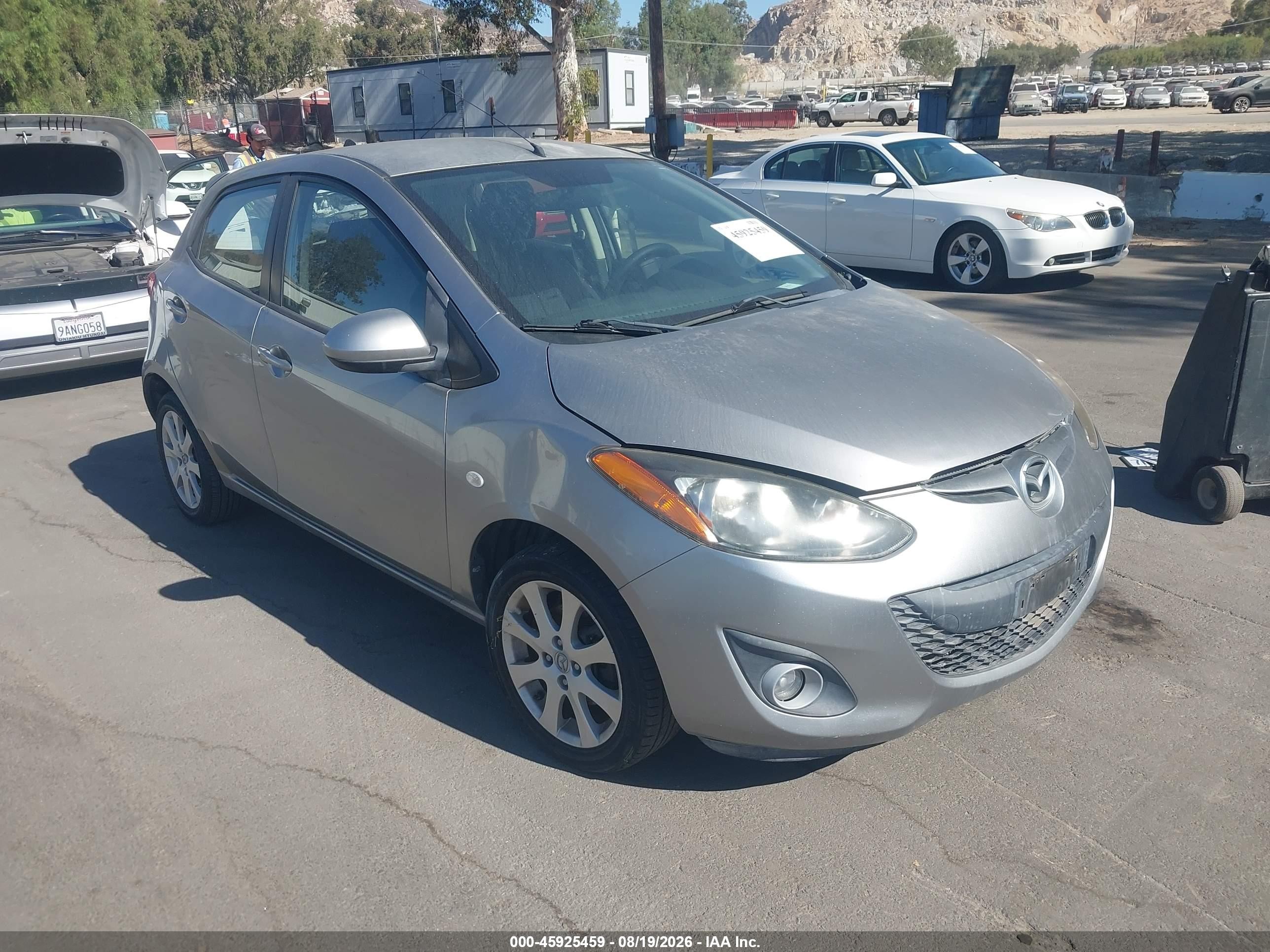 2012 Mazda Mazda2 Touring Silver vin: JM1DE1LZ7C0141431