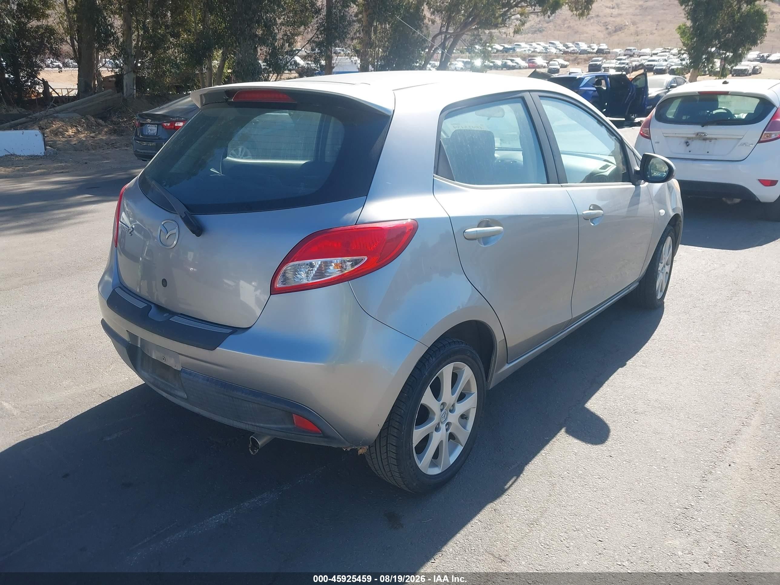 2012 Mazda Mazda2 Touring Silver vin: JM1DE1LZ7C0141431