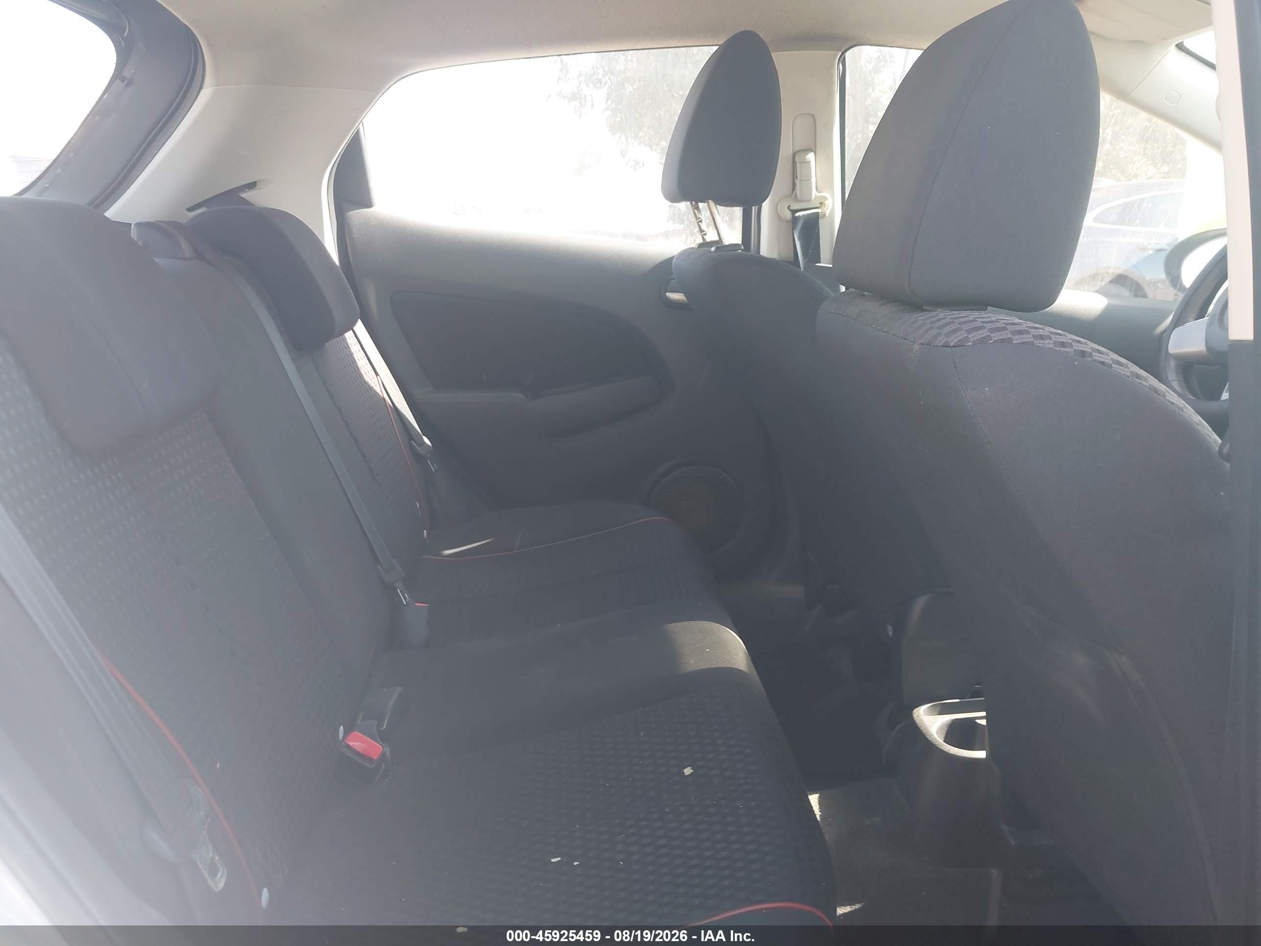 2012 Mazda Mazda2 Touring Silver vin: JM1DE1LZ7C0141431