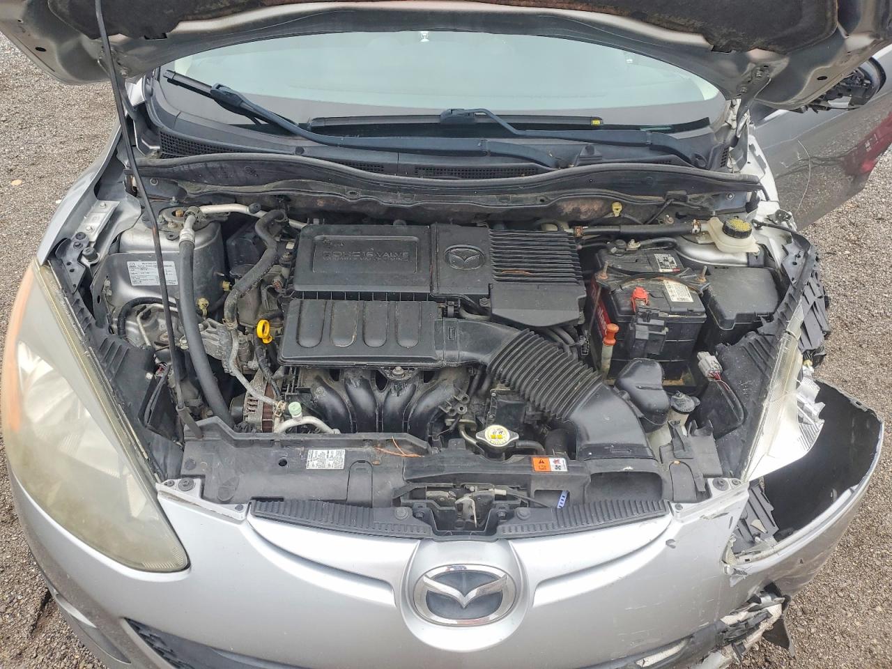 2012 Mazda Mazda2 Silver vin: JM1DE1LZ9C0135890