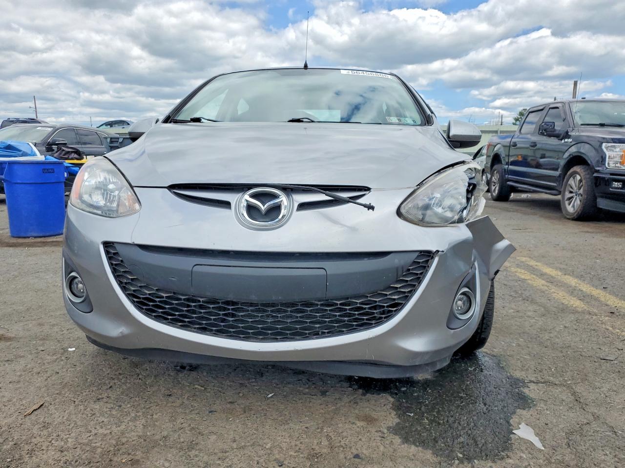 2012 Mazda Mazda2 Sport Silver vin: JM1DE1LZ9C0144900