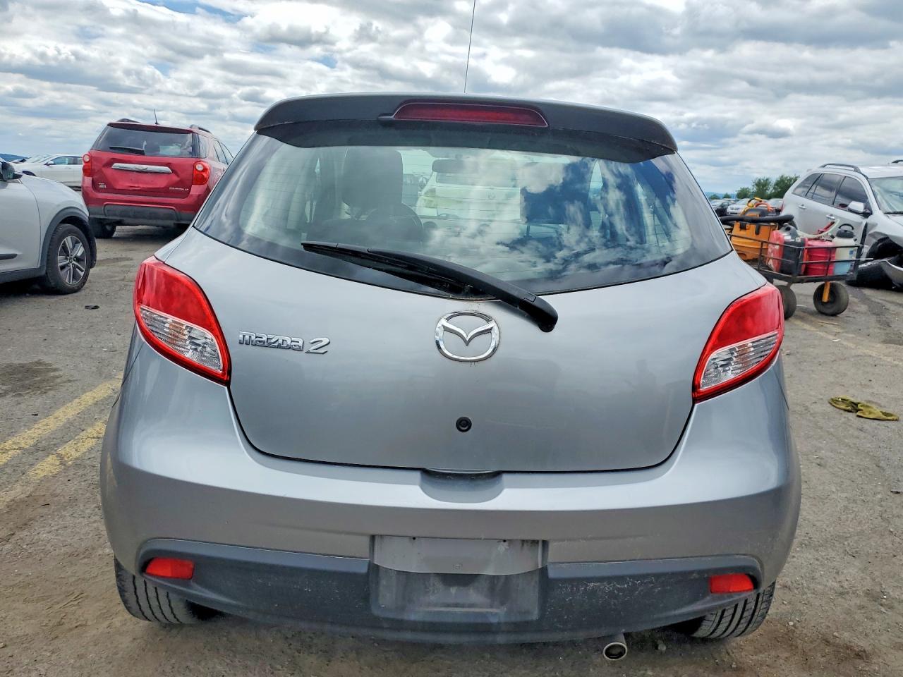 2012 Mazda Mazda2 Sport Silver vin: JM1DE1LZ9C0144900