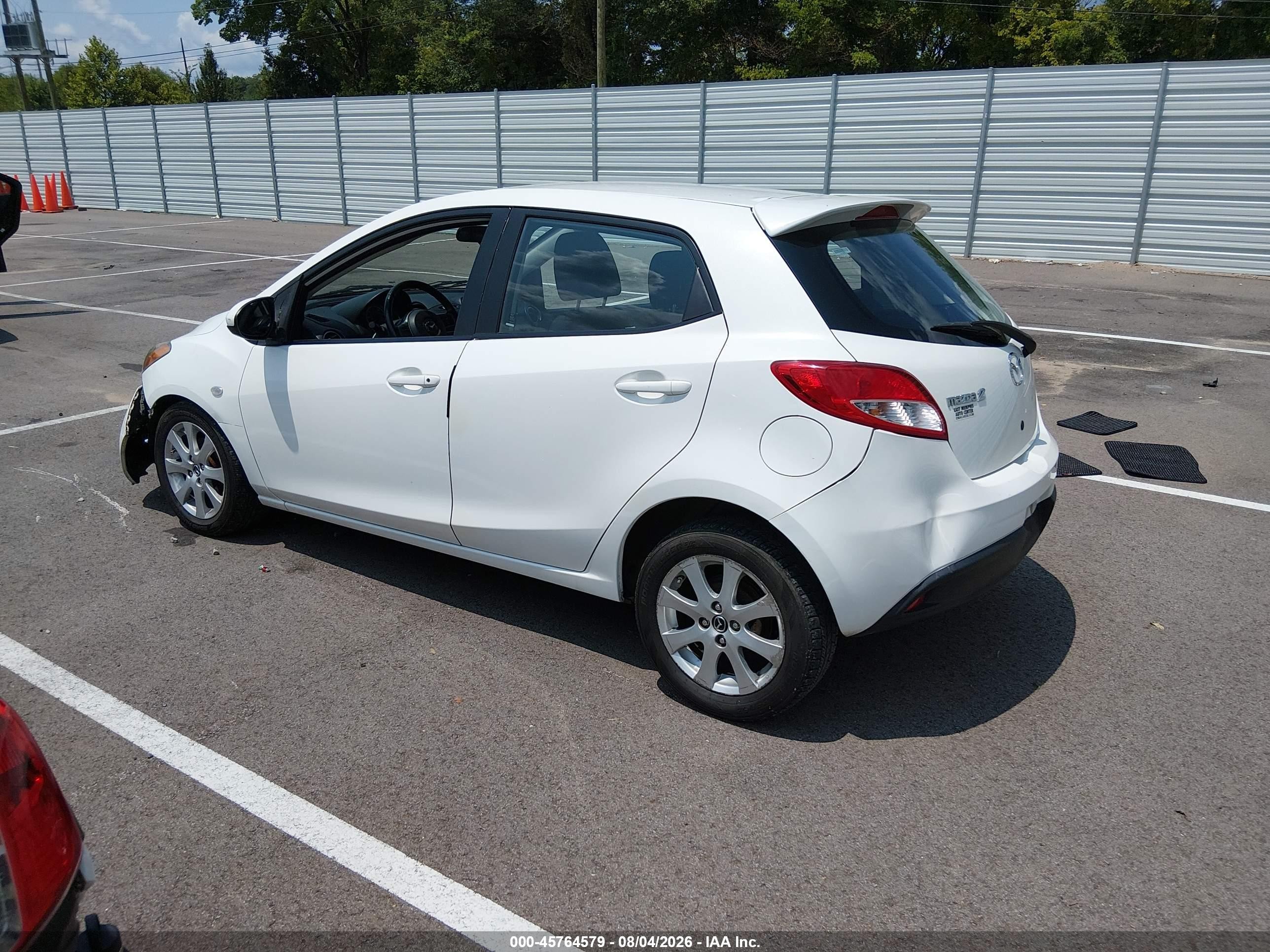 2014 Mazda Mazda2 Touring Белый vin: JM1DE1LZ9E0177267