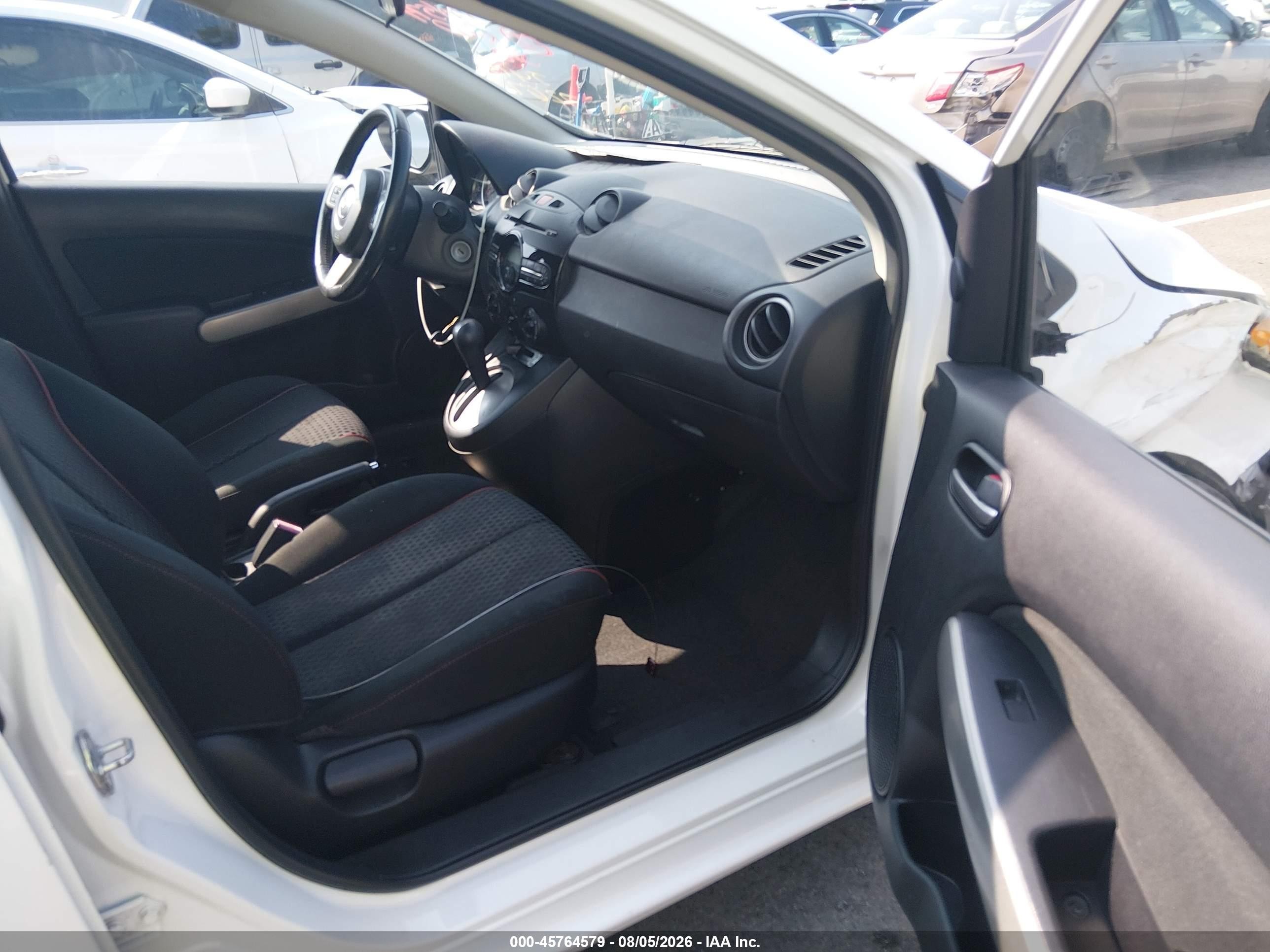 2014 Mazda Mazda2 Touring Белый vin: JM1DE1LZ9E0177267