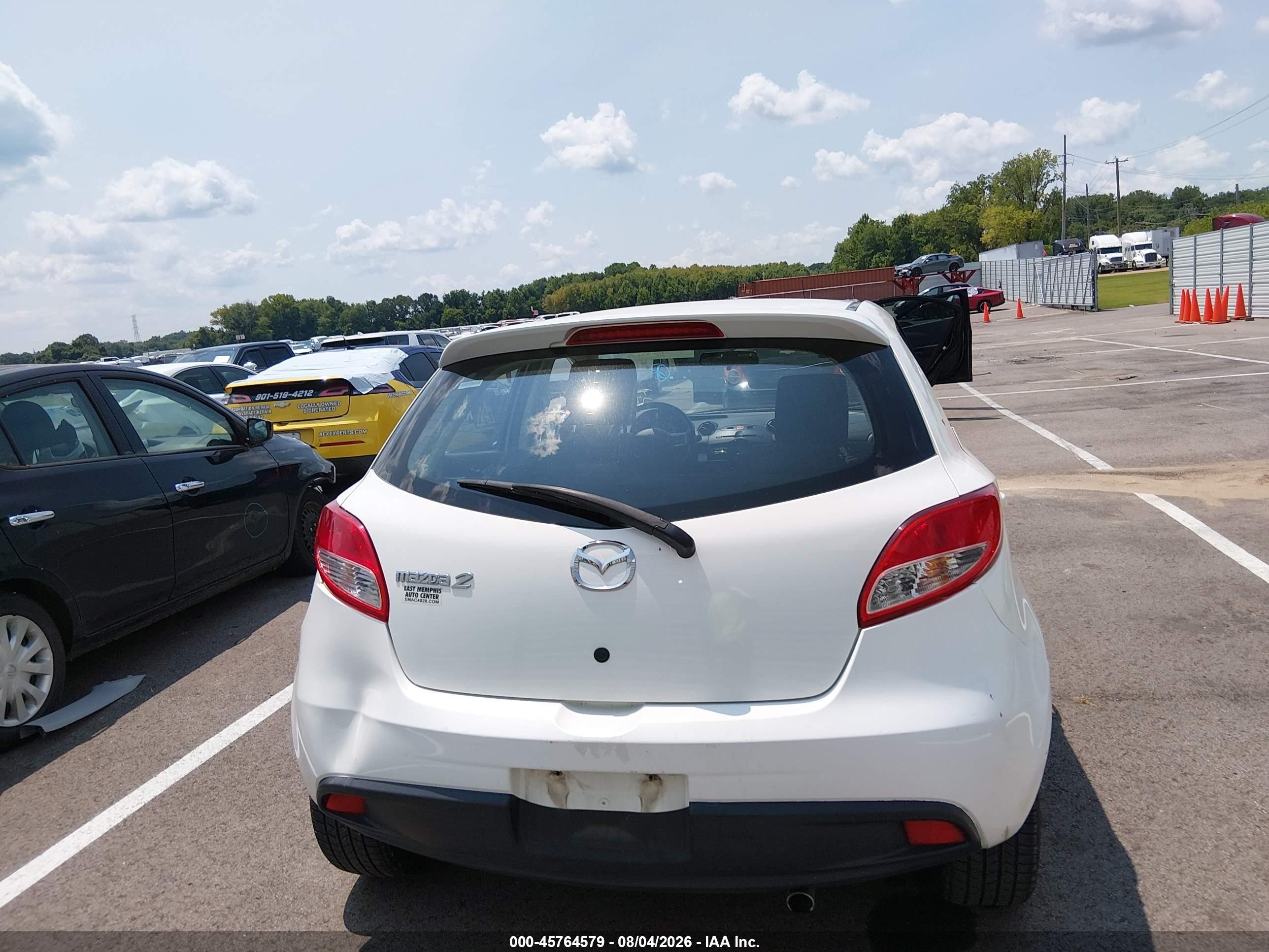 2014 Mazda Mazda2 Touring Белый vin: JM1DE1LZ9E0177267