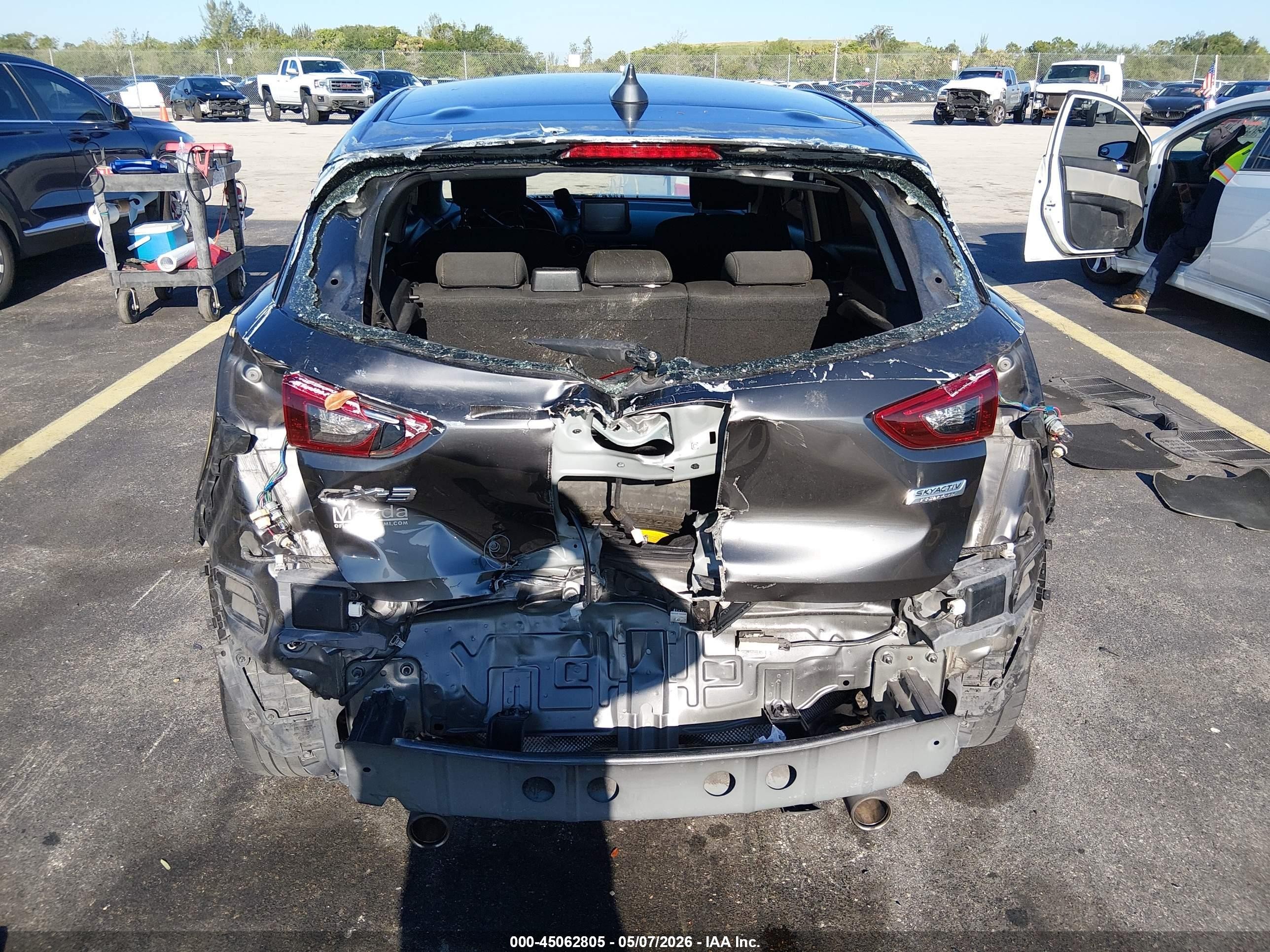 2019 Mazda Cx-3 Sport Серый vin: JM1DKDB74K0445258