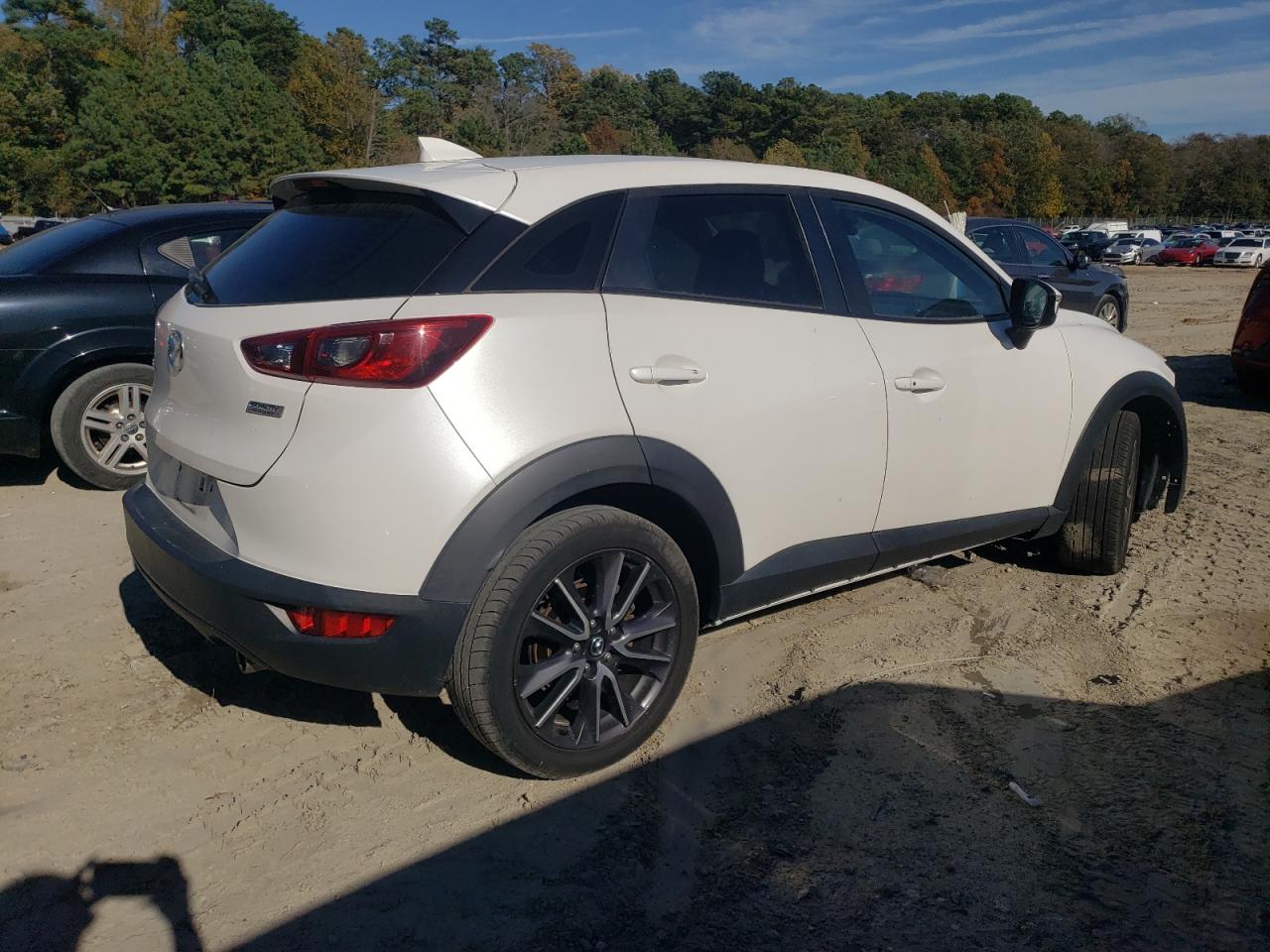 2018 Mazda Cx-3 Touring Белый vin: JM1DKDC74J0329362