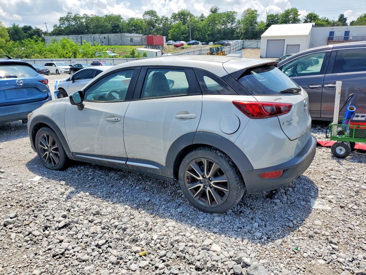2016 Mazda Cx-3 Grand Touring Silver vin: JM1DKFD76G0127156