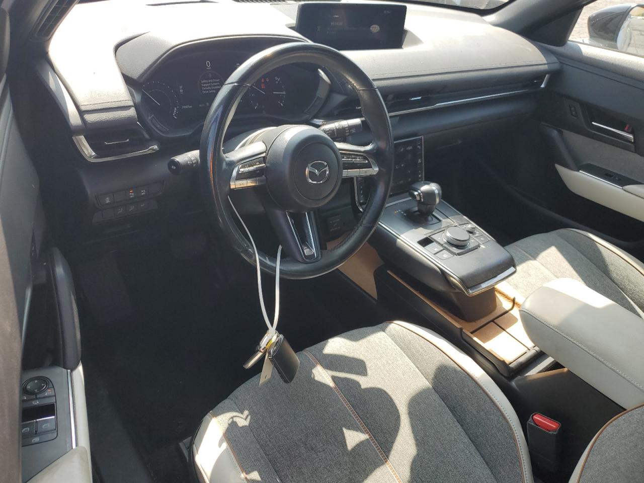 2022 Mazda Mx-30 Premium   Gray vin: JM1DRACB7N0100677
