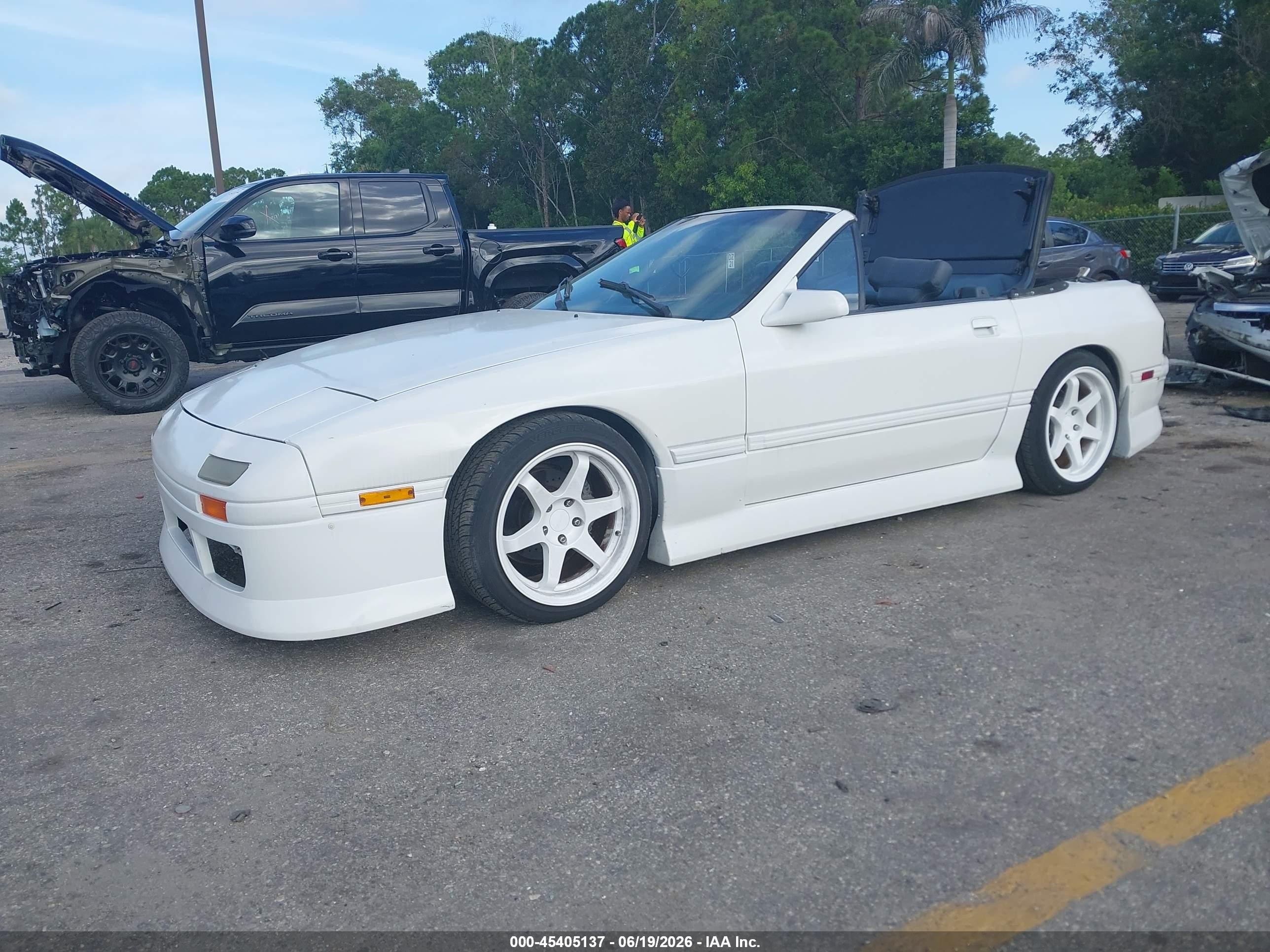 1988 Mazda Rx7   White vin: JM1FC3510J0102274