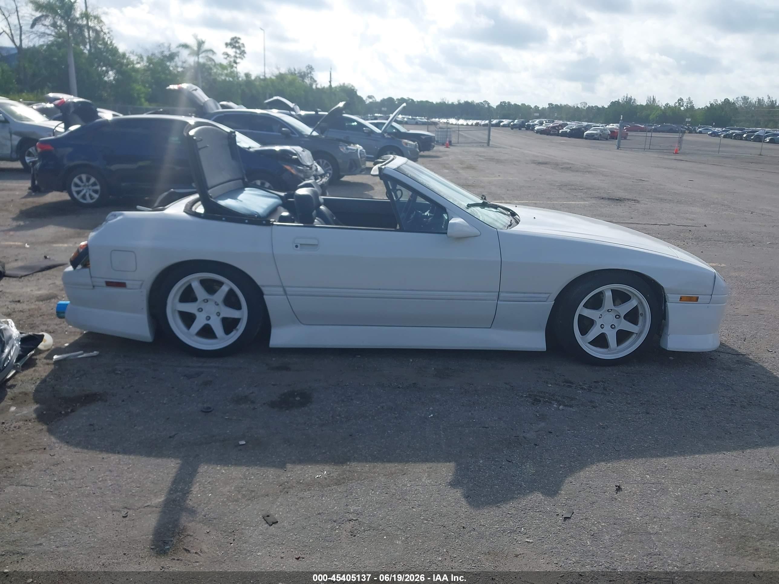 1988 Mazda Rx7   White vin: JM1FC3510J0102274