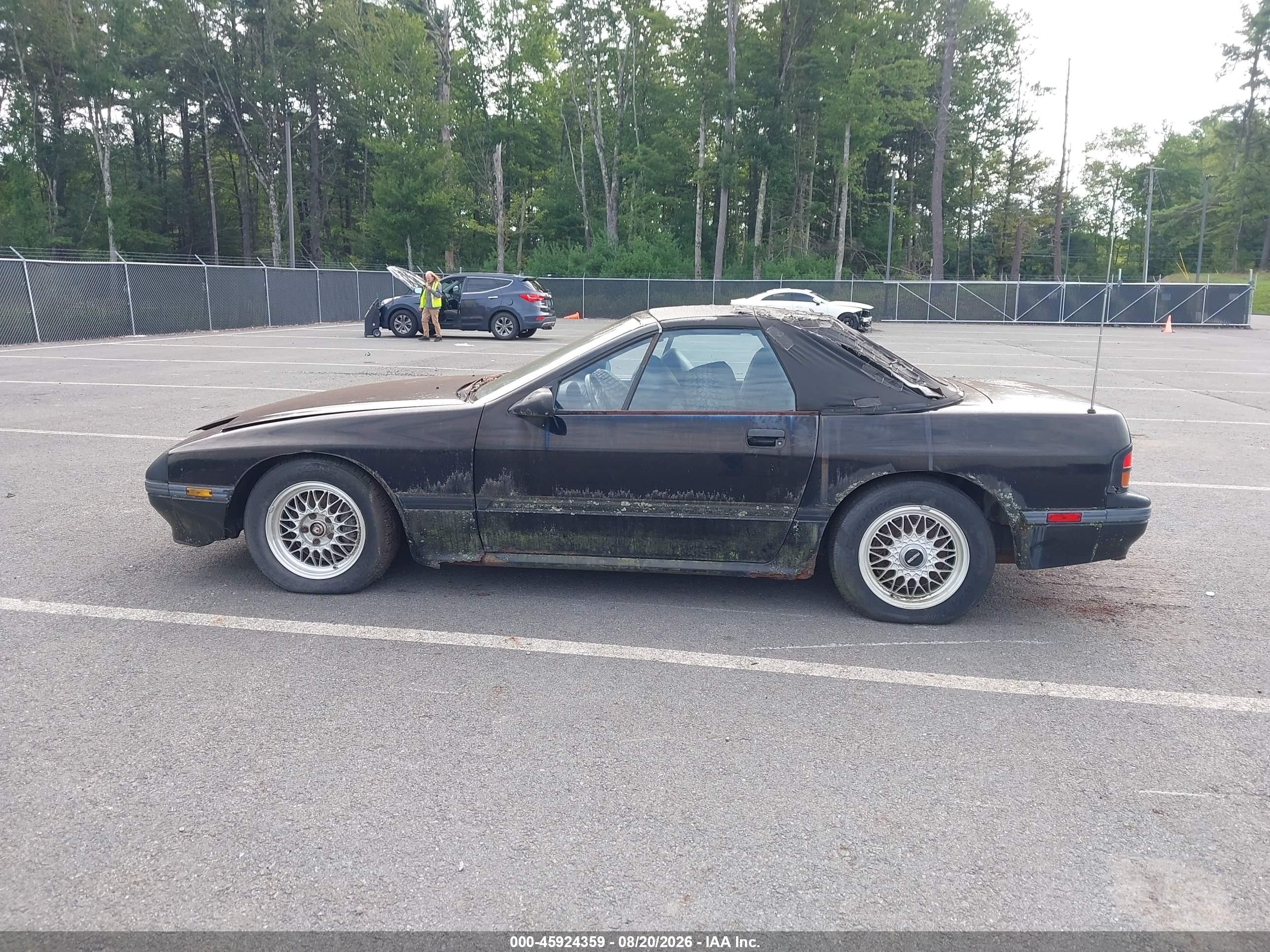 1988 Mazda Rx7   Black vin: JM1FC3519J0104542