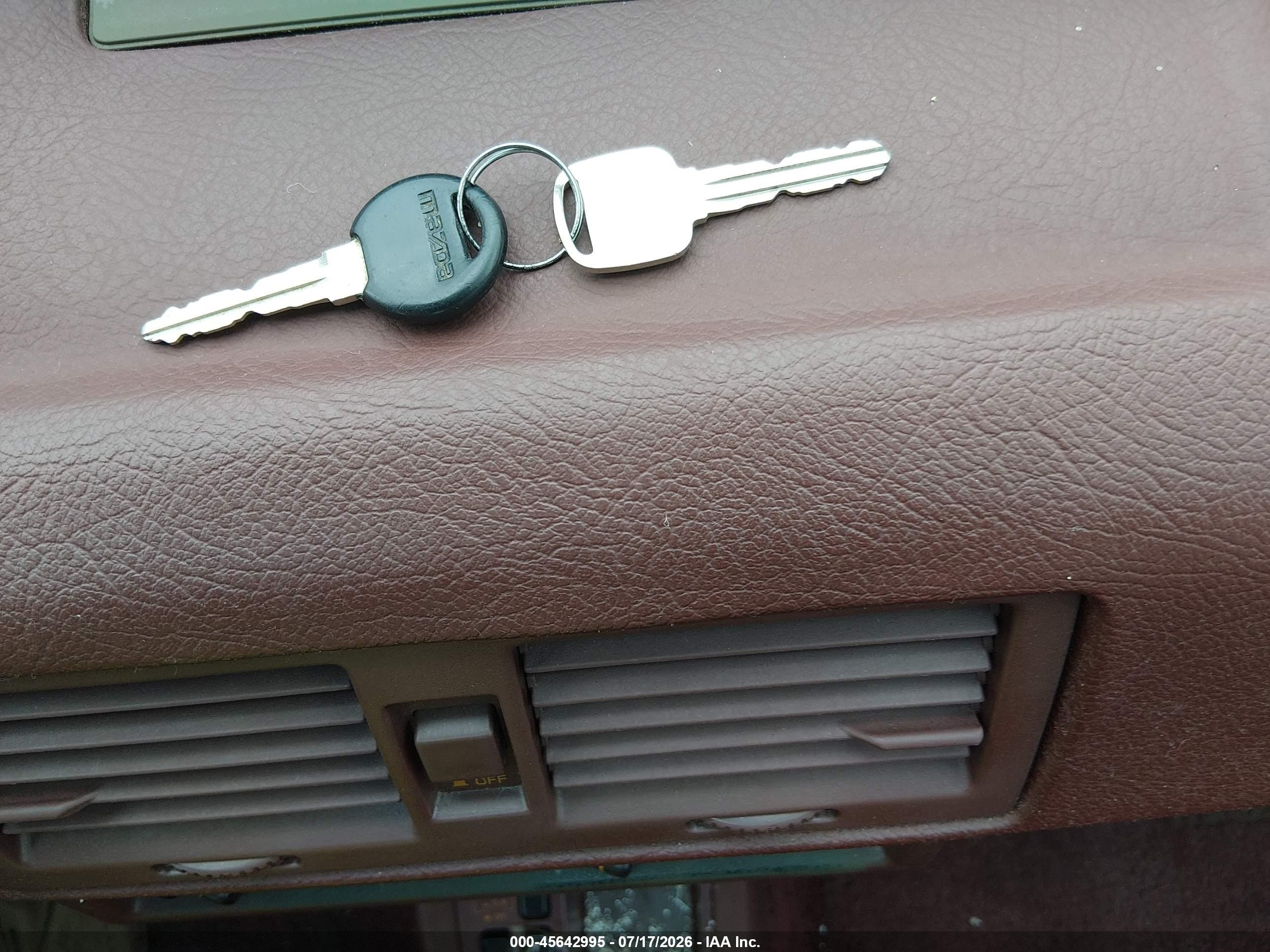 1987 Mazda 626   Gold vin: JM1GC2218H1112834