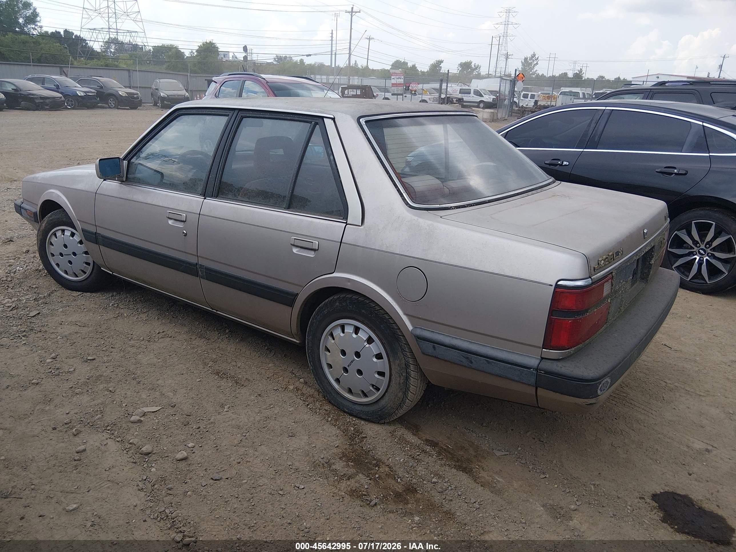 1987 Mazda 626   Gold vin: JM1GC2218H1112834