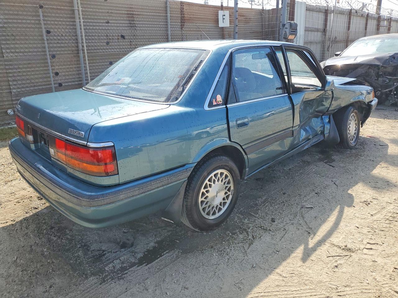 1991 Mazda 626 Dx Зеленый vin: JM1GD2223M1911159