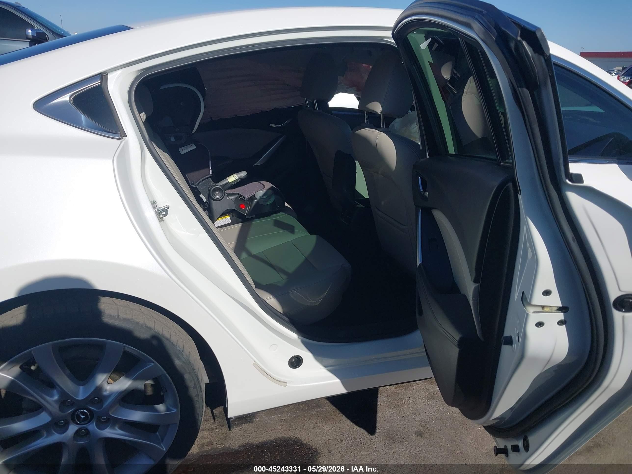 2014 Mazda Mazda6 I Touring White vin: JM1GJ1T55E1109855