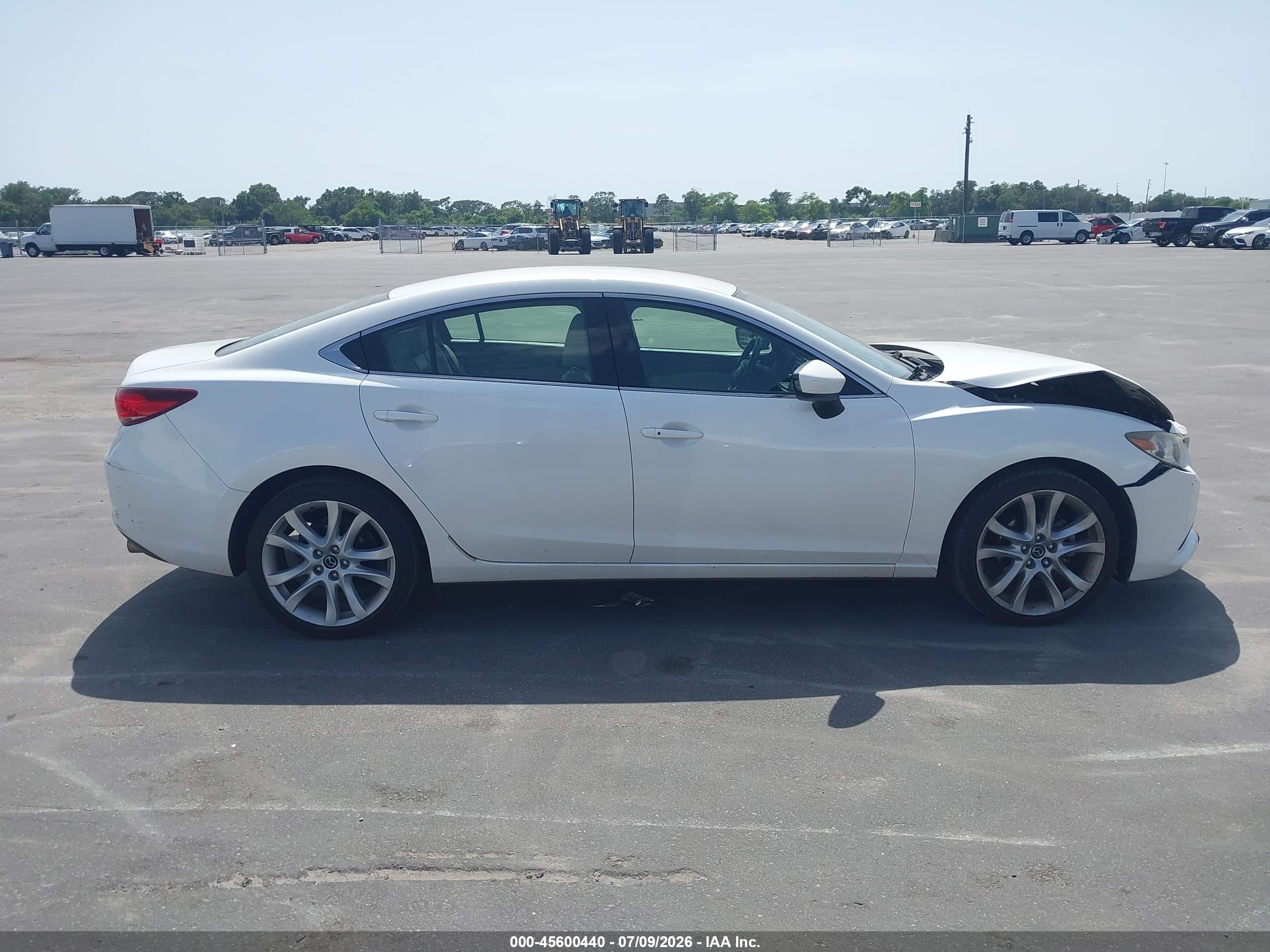 2014 Mazda Mazda6 I Touring White vin: JM1GJ1T64E1133041