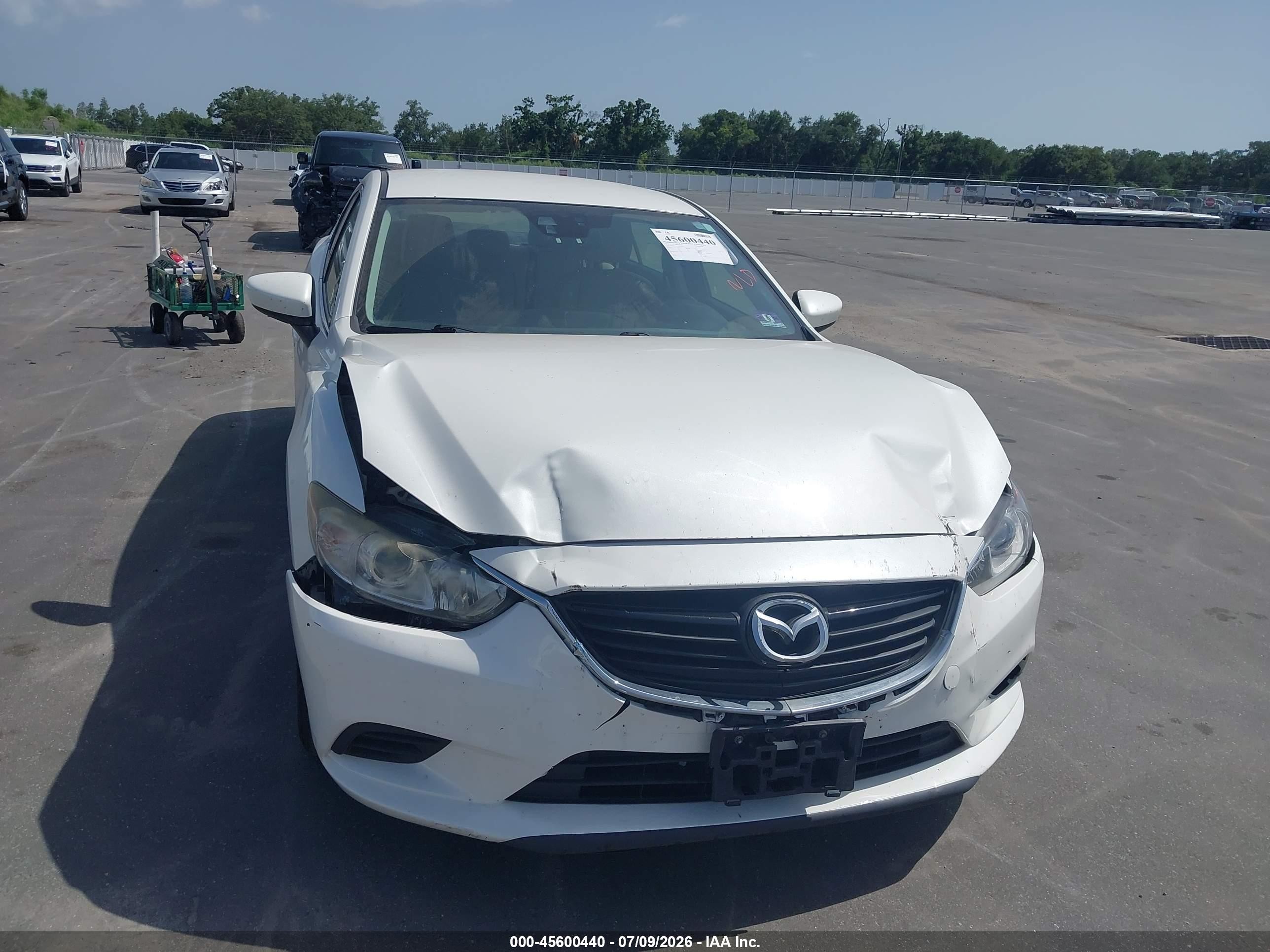 2014 Mazda Mazda6 I Touring White vin: JM1GJ1T64E1133041