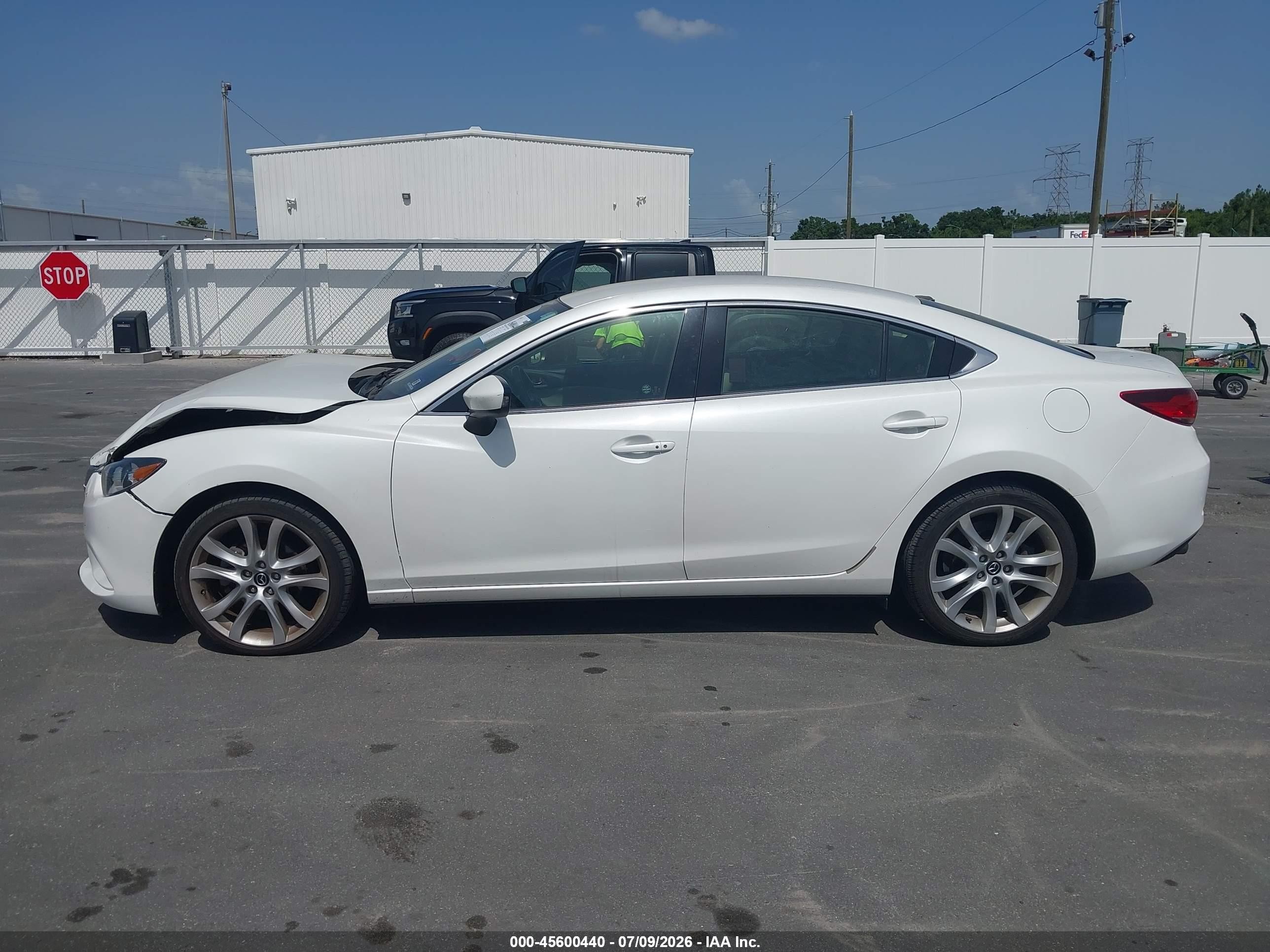 2014 Mazda Mazda6 I Touring White vin: JM1GJ1T64E1133041