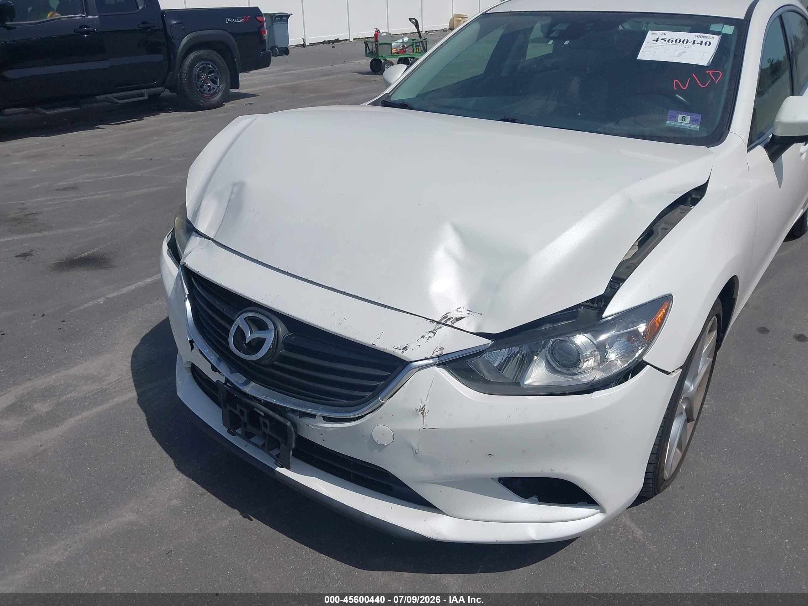 2014 Mazda Mazda6 I Touring White vin: JM1GJ1T64E1133041