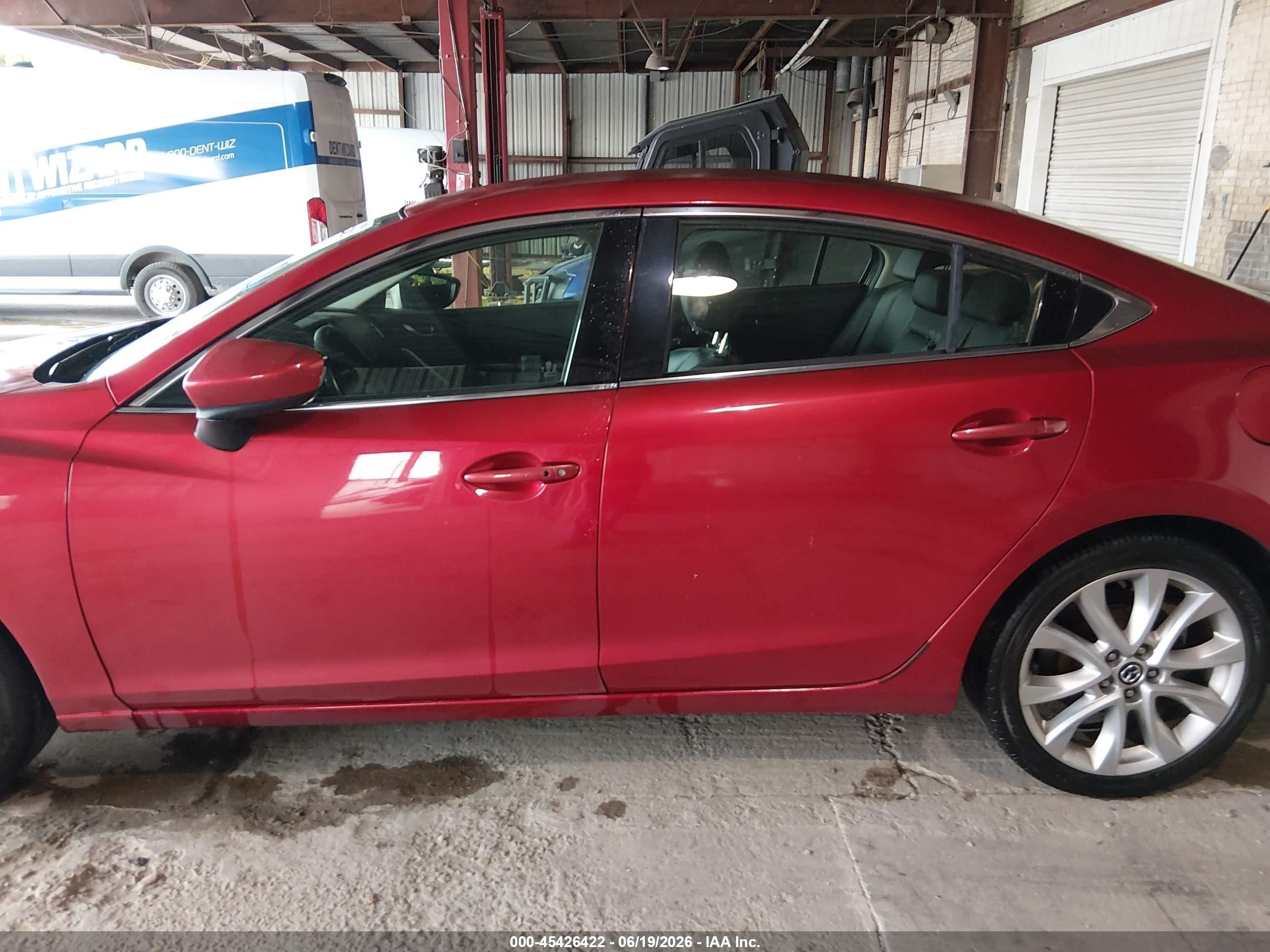 2014 Mazda Mazda6 I Touring Red vin: JM1GJ1T64E1143908