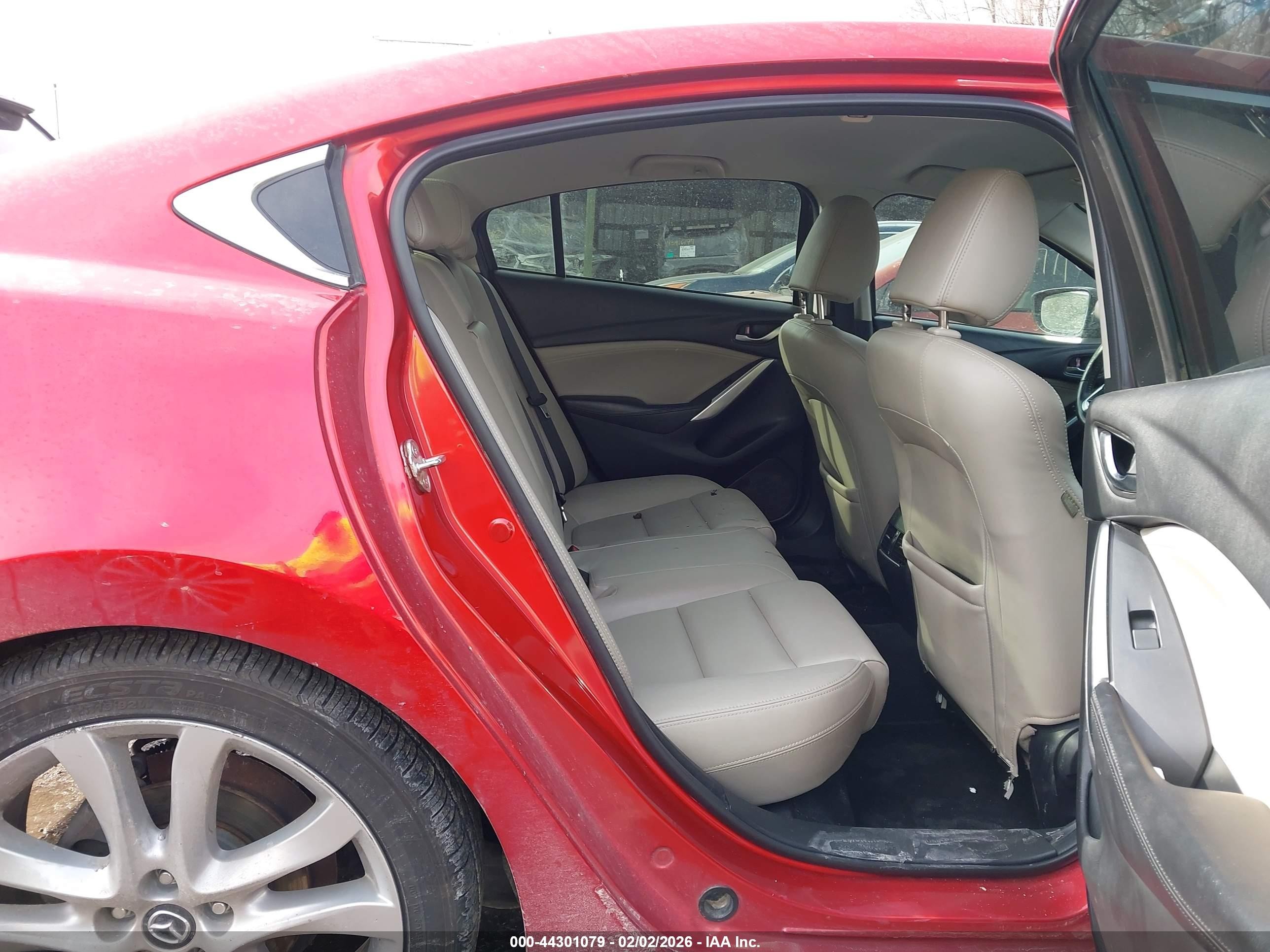 2014 Mazda Mazda6 I Touring Red vin: JM1GJ1T66E1143909