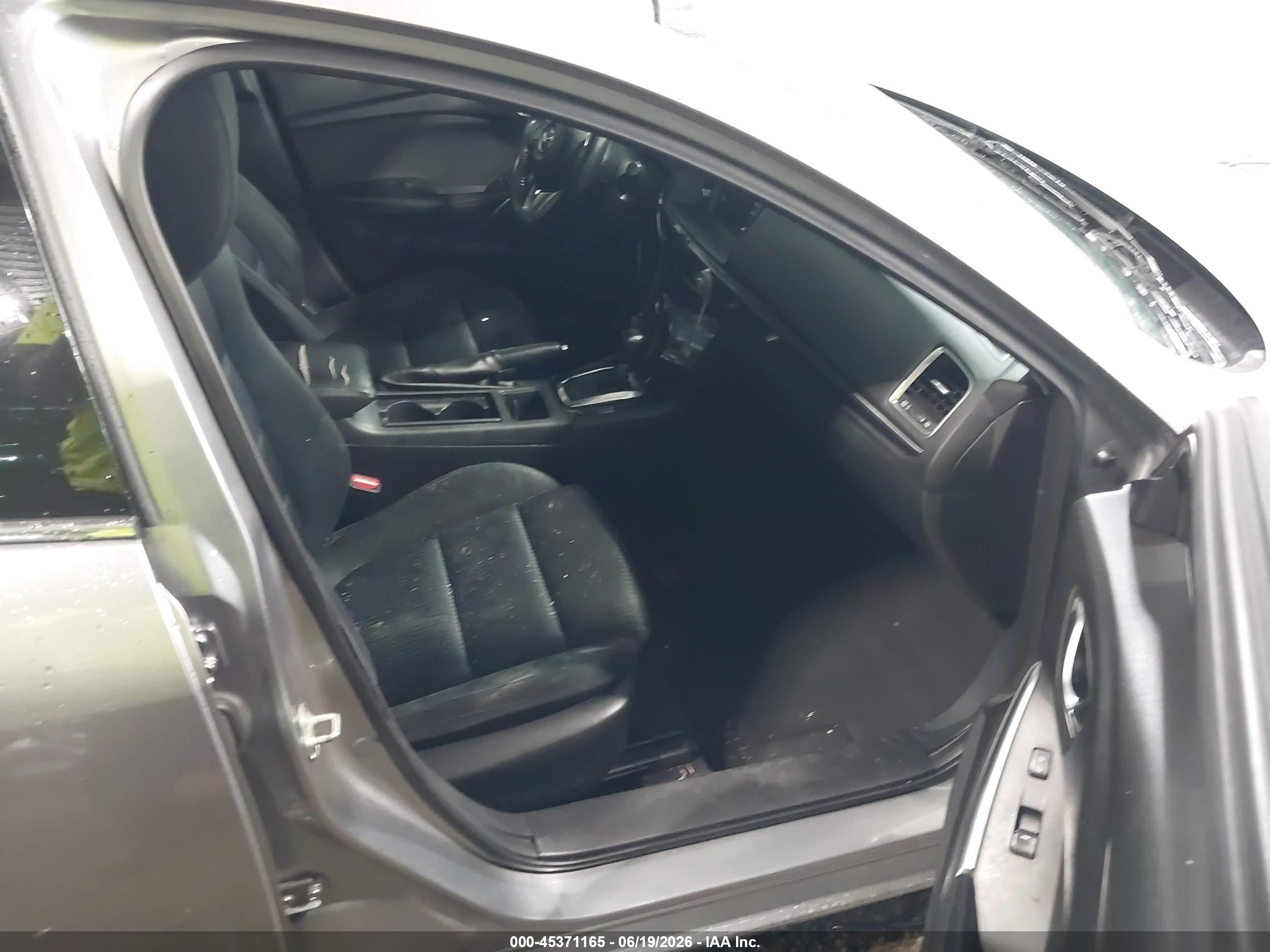 2015 Mazda Mazda6 I Sport Silver vin: JM1GJ1U50F1210057