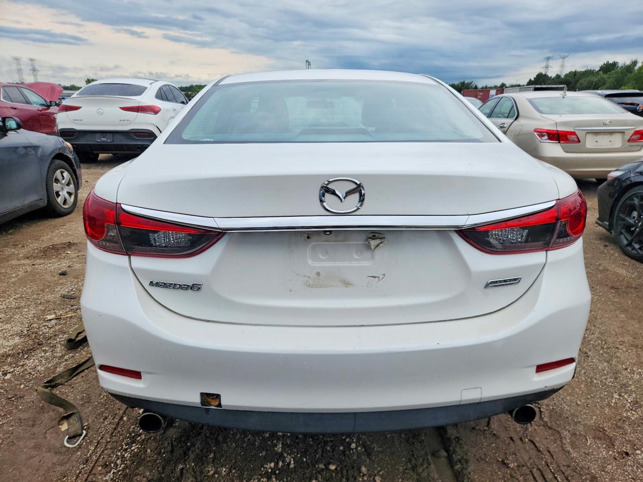 2015 Mazda 6 Sport White vin: JM1GJ1U50F1213928