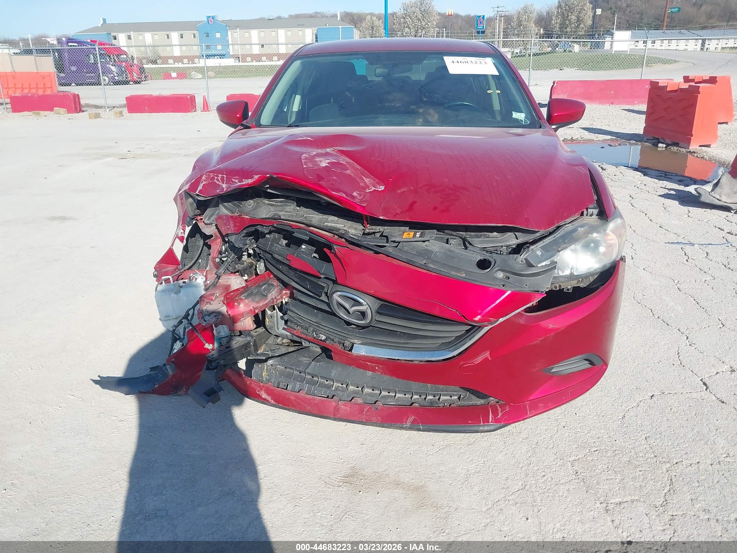 2015 Mazda Mazda6 I Sport Red vin: JM1GJ1U51F1180731