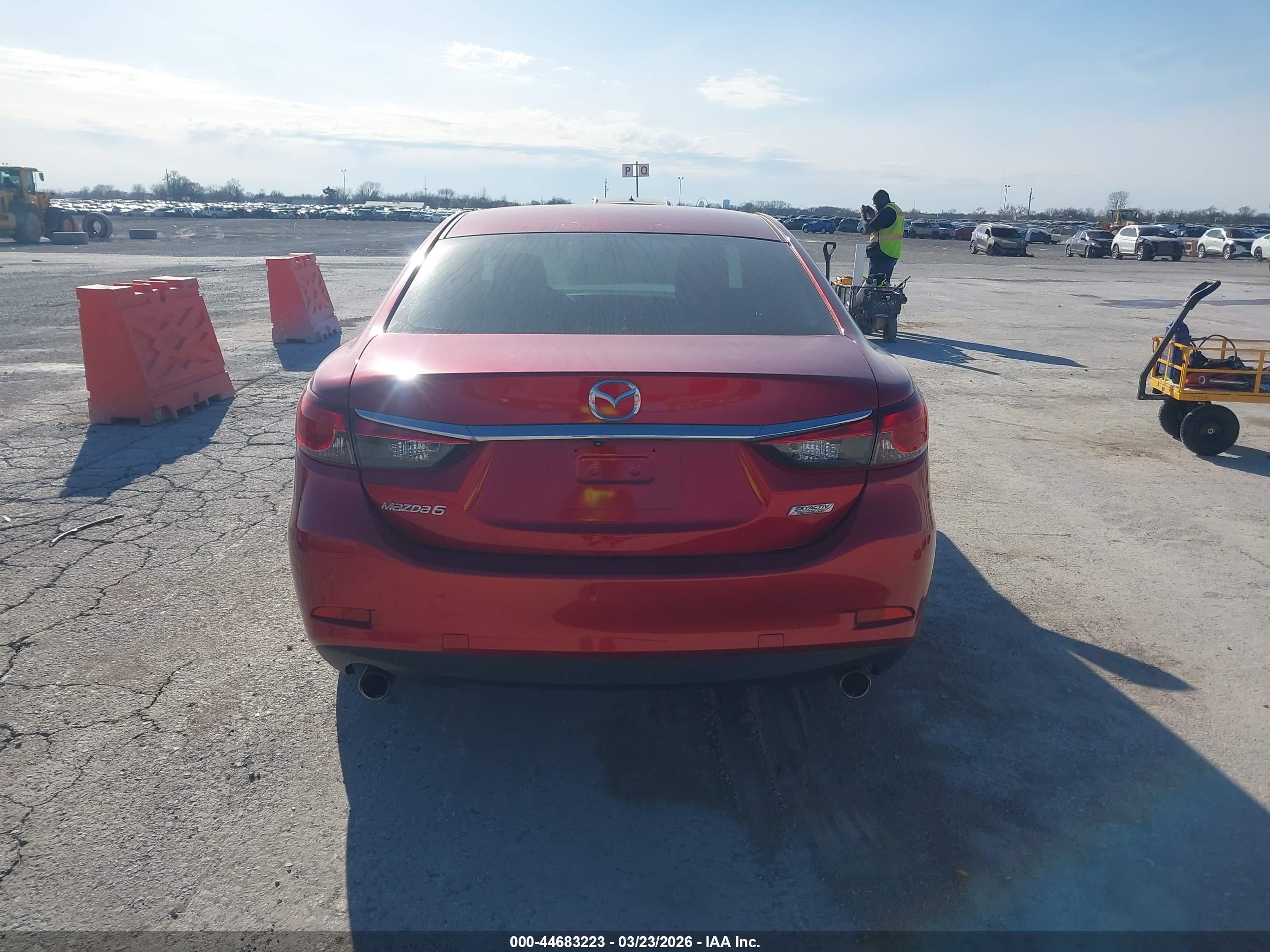 2015 Mazda Mazda6 I Sport Red vin: JM1GJ1U51F1180731