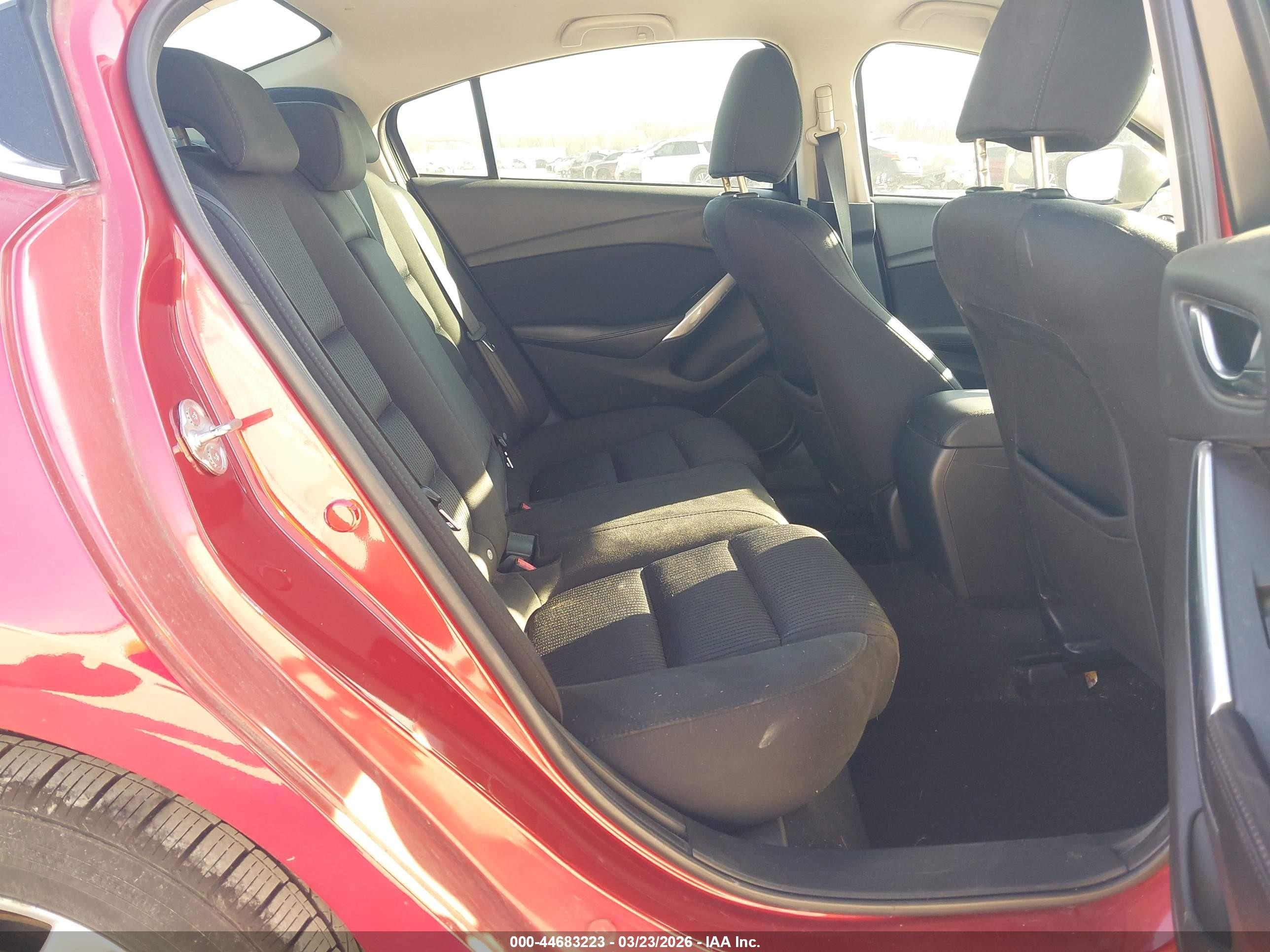 2015 Mazda Mazda6 I Sport Red vin: JM1GJ1U51F1180731