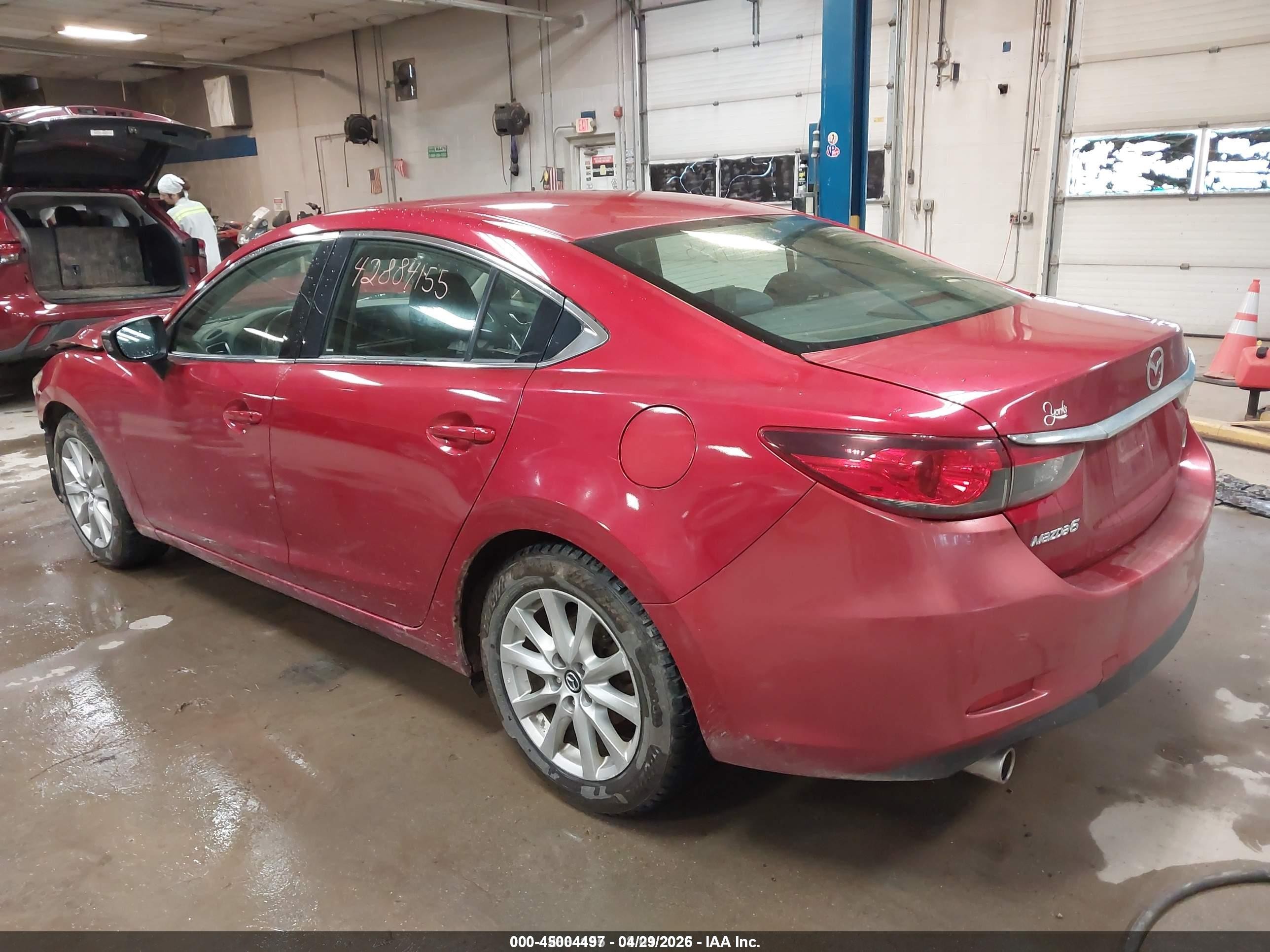 2015 Mazda Mazda6 I Sport Red vin: JM1GJ1U54F1181078