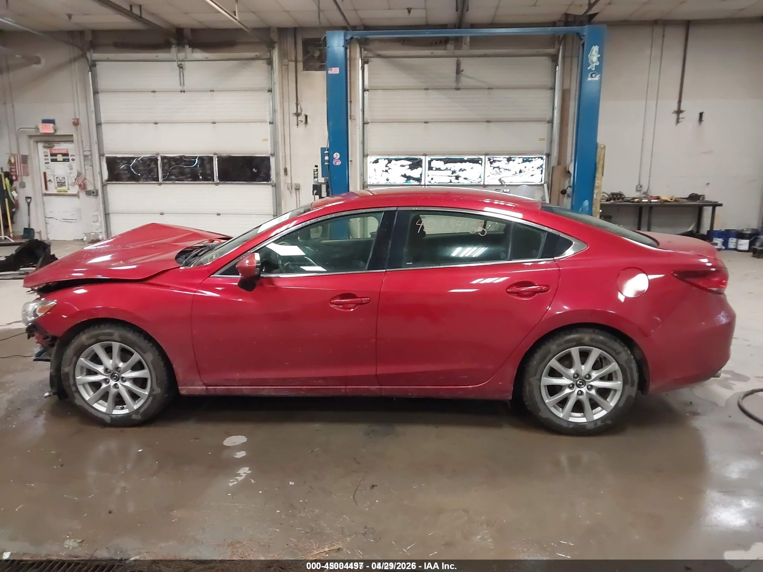 2015 Mazda Mazda6 I Sport Red vin: JM1GJ1U54F1181078
