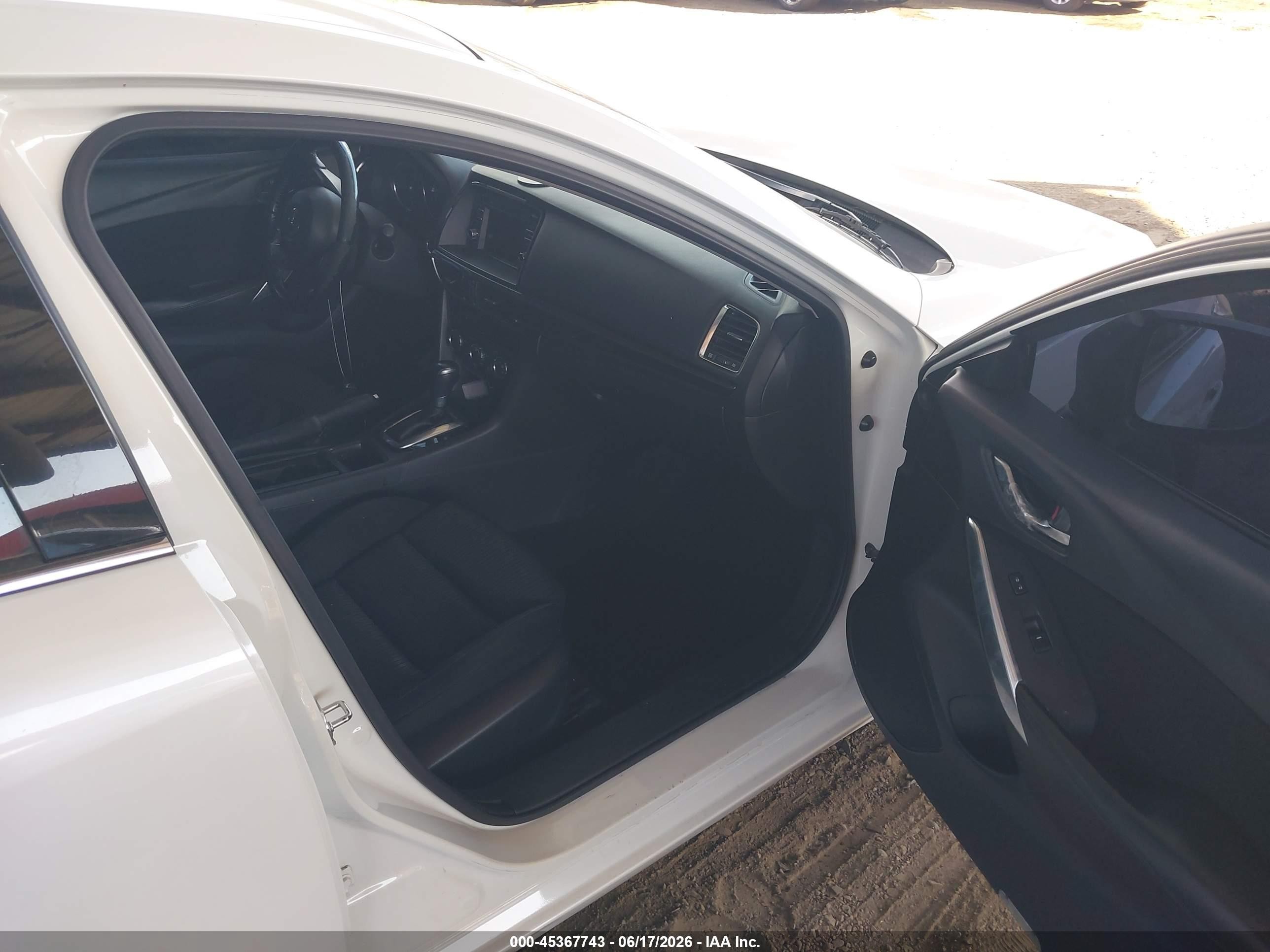 2015 Mazda Mazda6 I Sport White vin: JM1GJ1U54F1203497