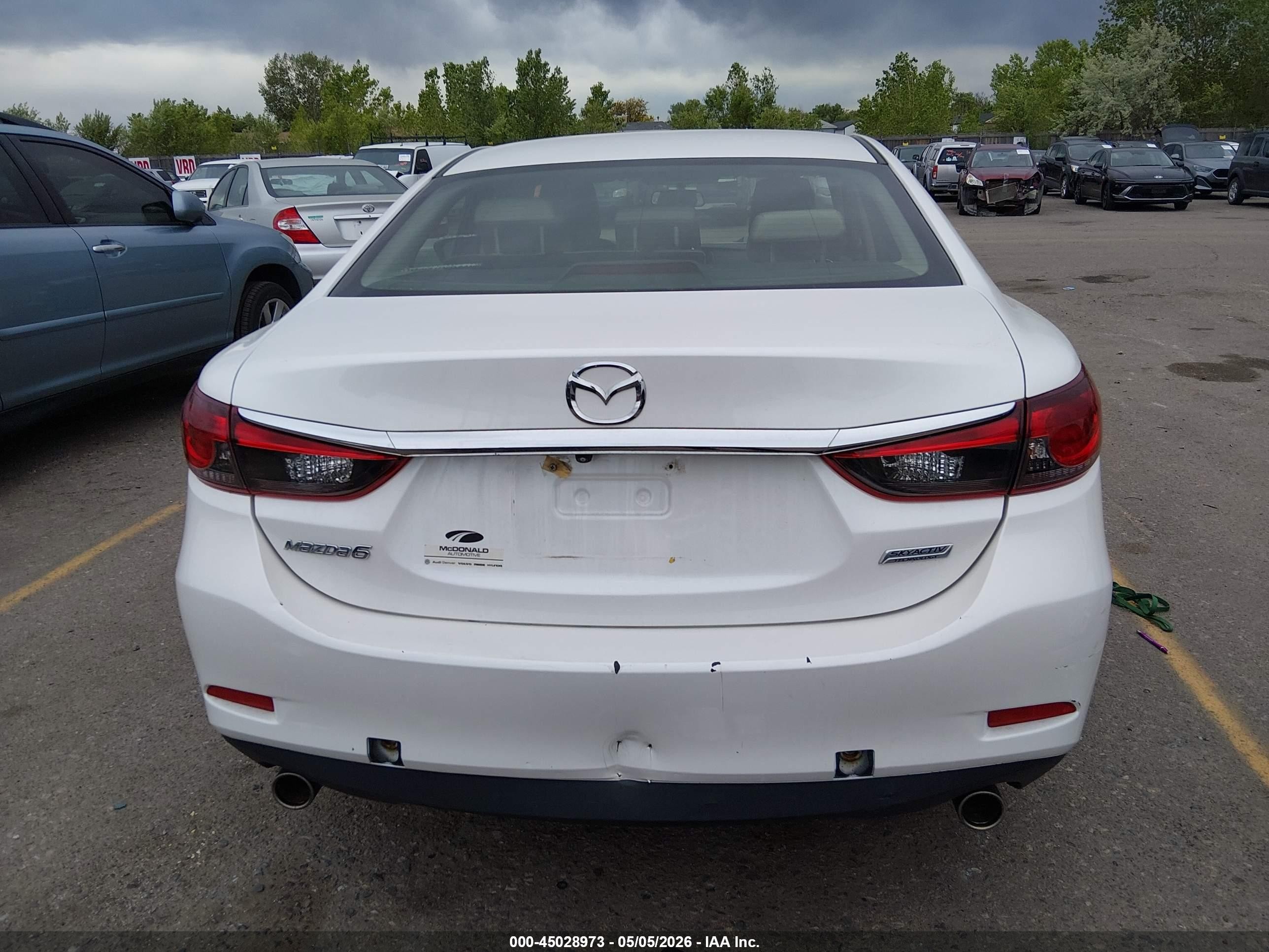 2015 Mazda Mazda6 I Sport White vin: JM1GJ1U58F1180323