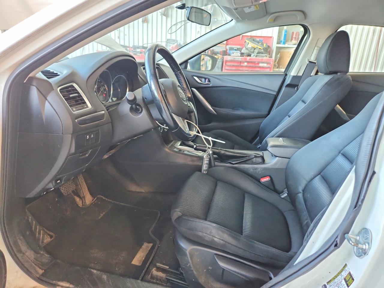 2015 Mazda 6 Sport Белый vin: JM1GJ1U58F1196814